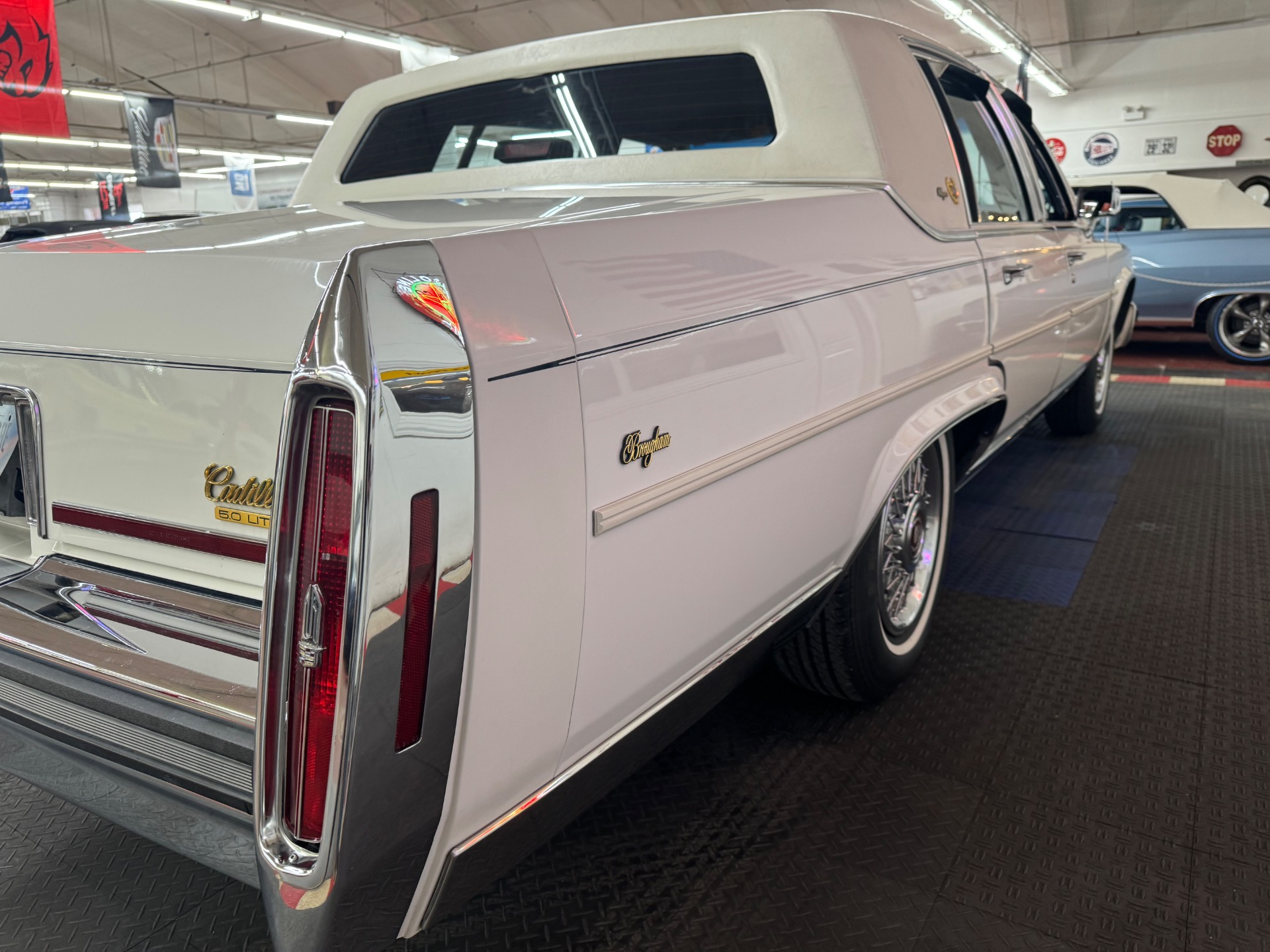 1988 Cadillac Brougham 27