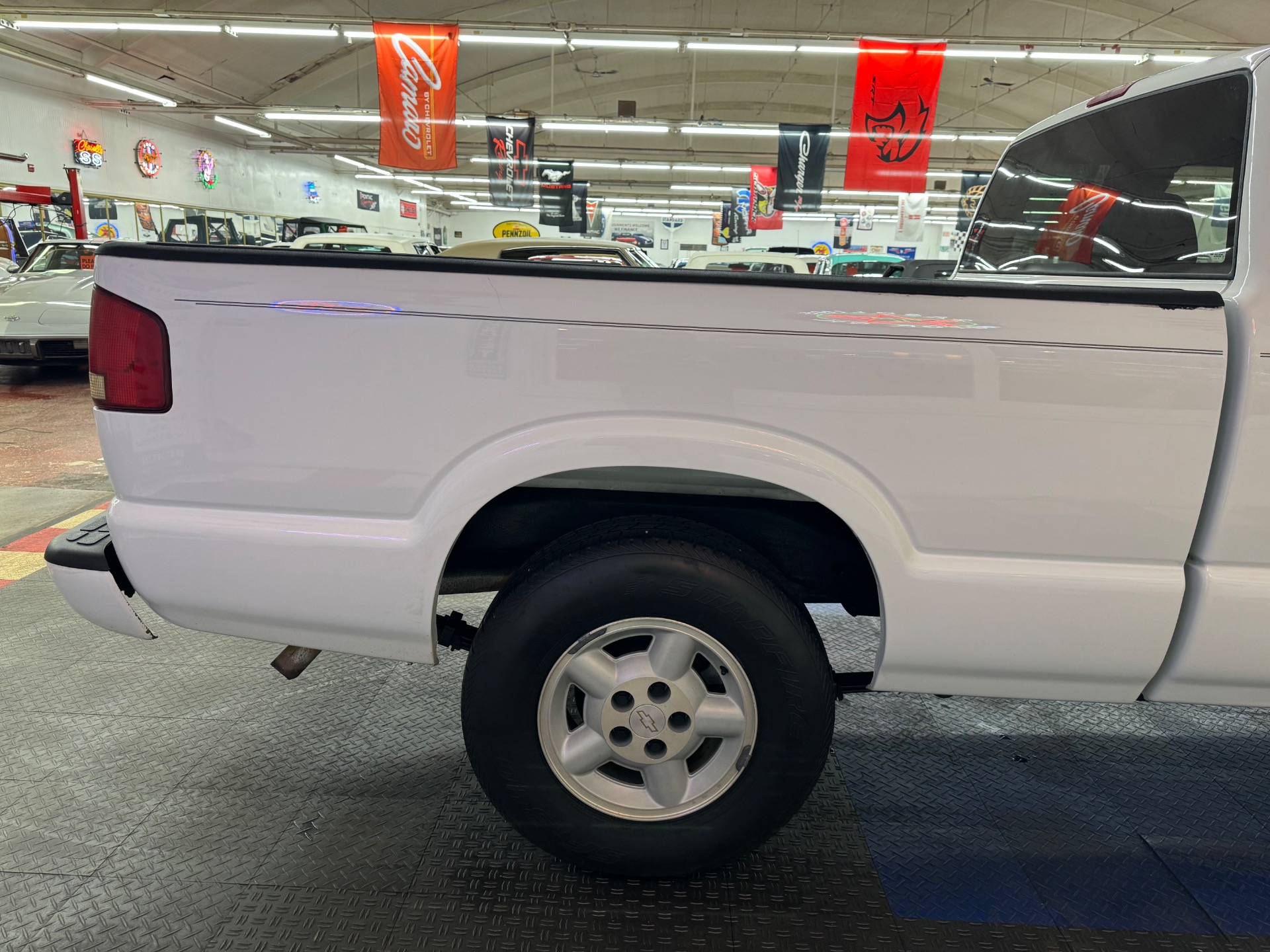 2002 Chevrolet S-10 25