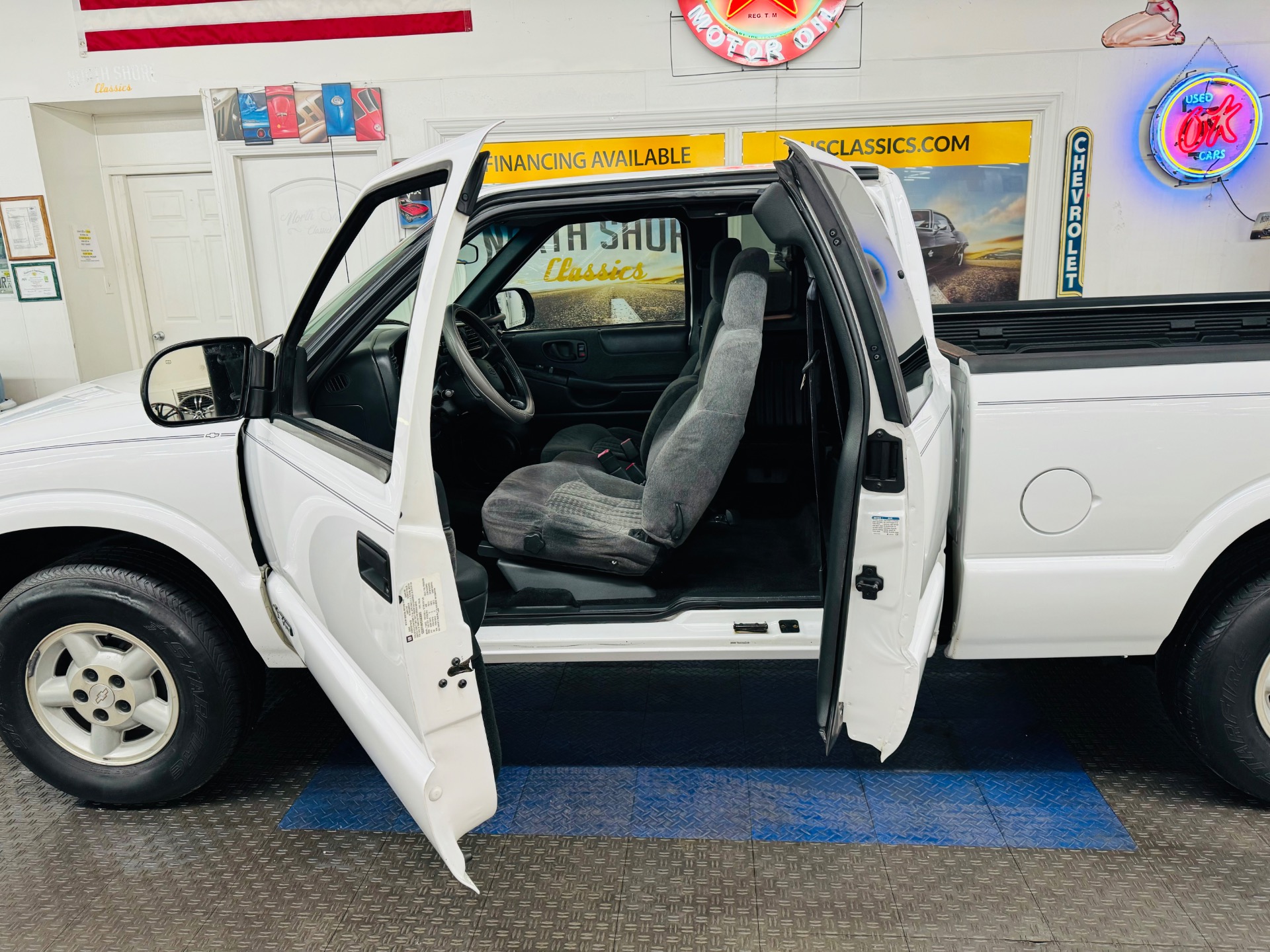 2002 Chevrolet S-10 30