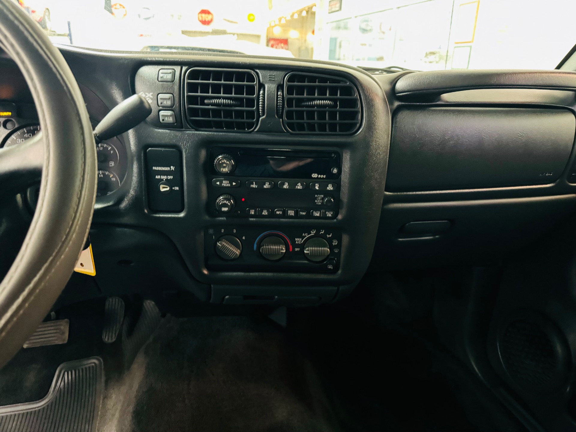 2002 Chevrolet S-10 34