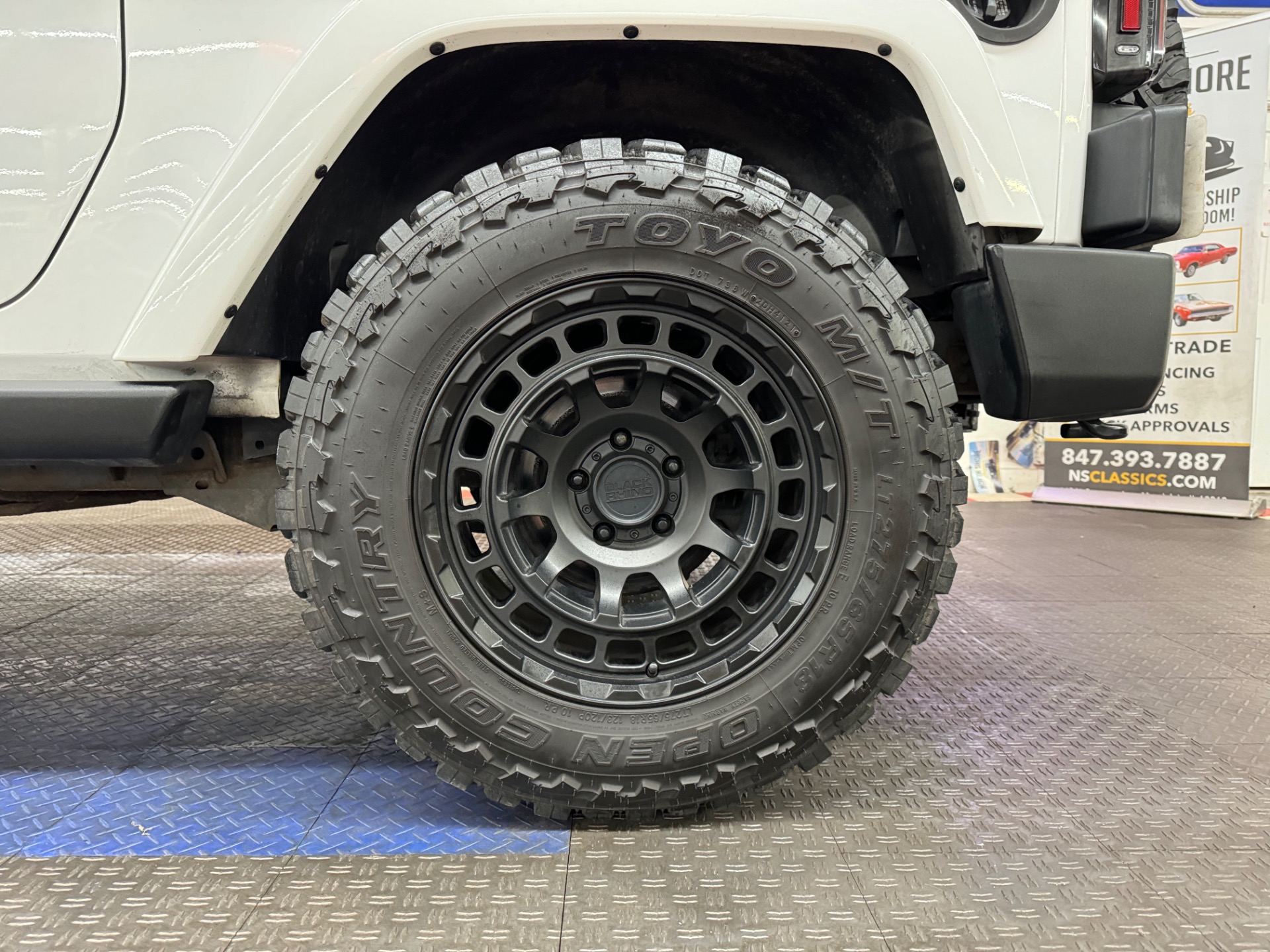 Used 2011 Jeep Wrangler Sahara-SEE VIDEO | Mundelein, IL