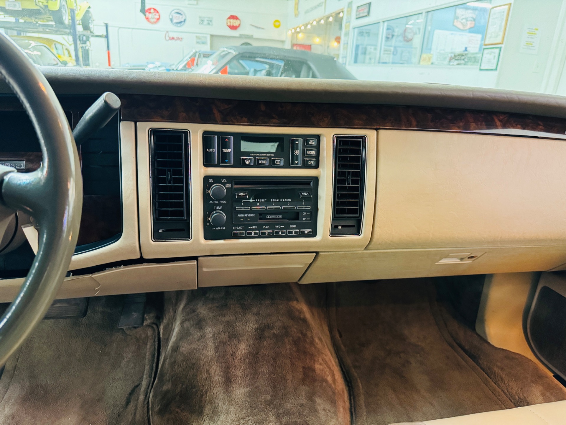Used 1995 Cadillac Fleetwood - LOW MILES - LOADED WITH OPTIONS -SEE VIDEO | Mundelein, IL