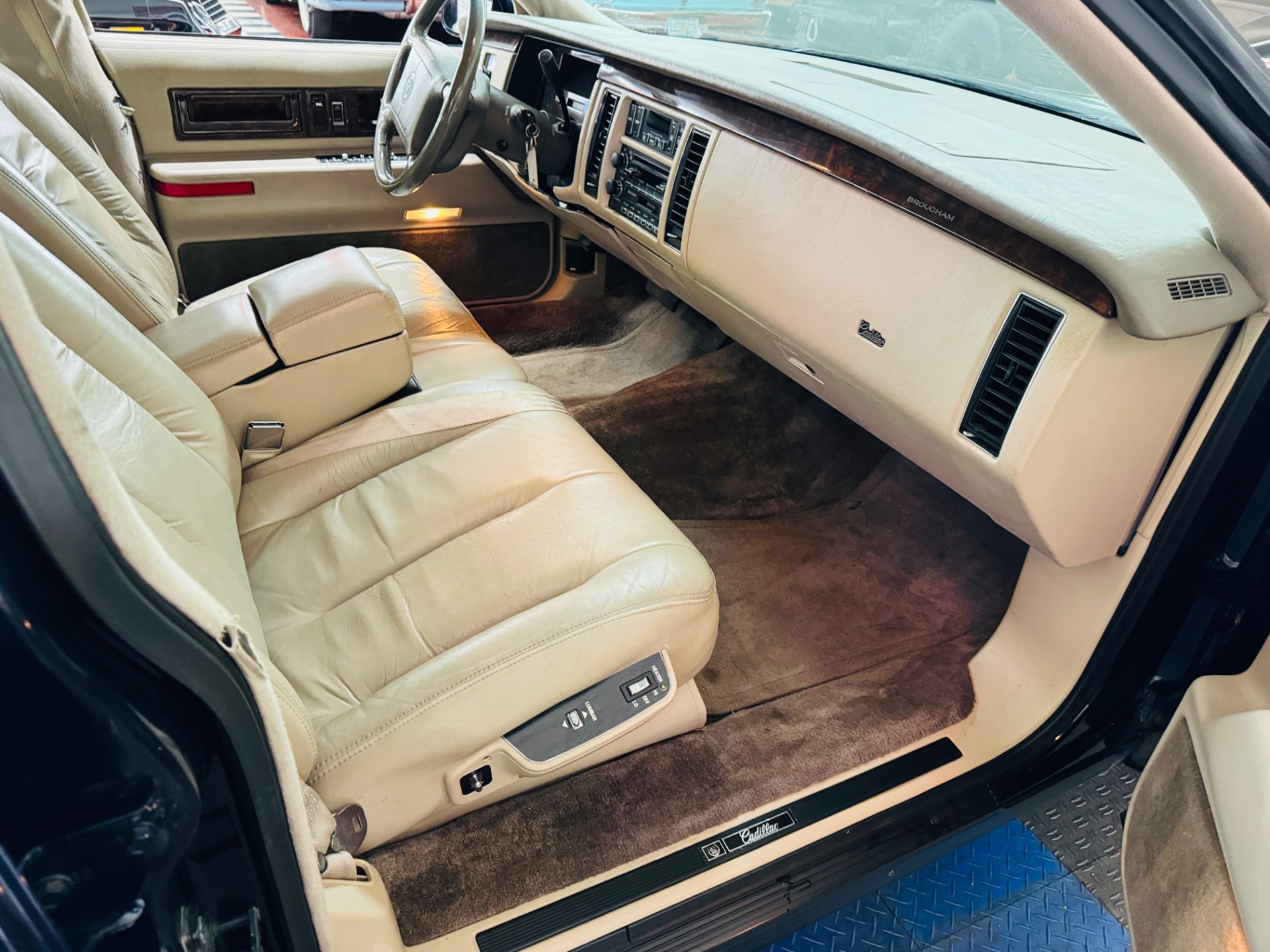 Used 1995 Cadillac Fleetwood - LOW MILES - LOADED WITH OPTIONS -SEE VIDEO | Mundelein, IL