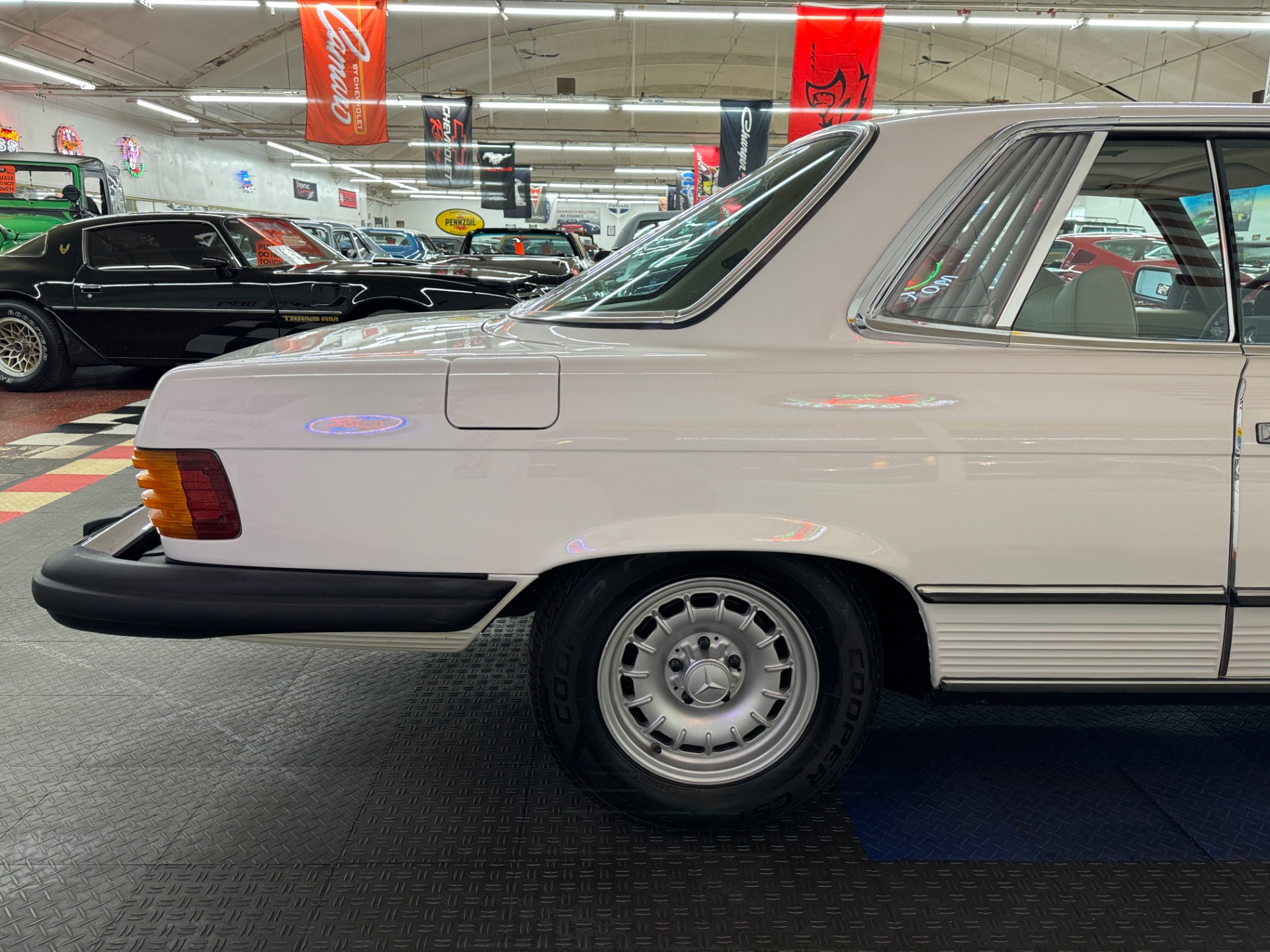 1977 Mercedes Benz 450 SLC 22