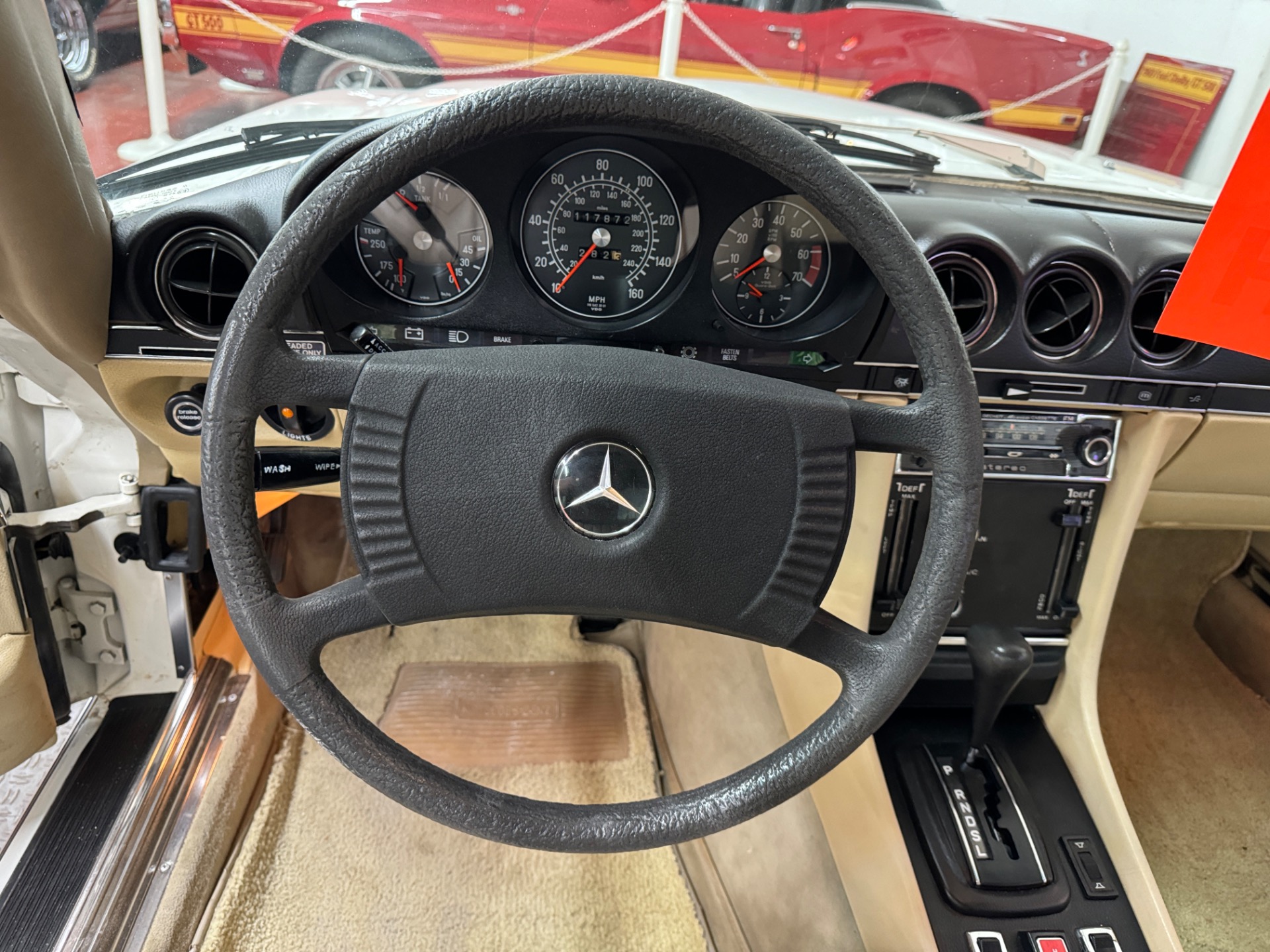 1977 Mercedes Benz 450 SLC 32