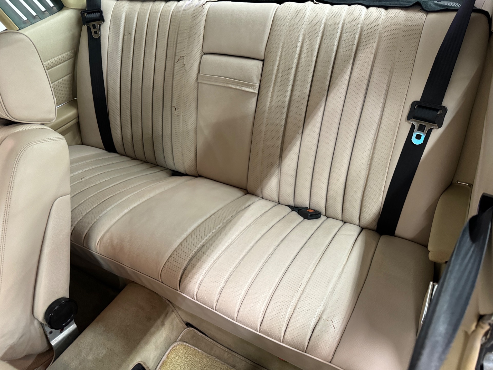 1977 Mercedes Benz 450 SLC 36