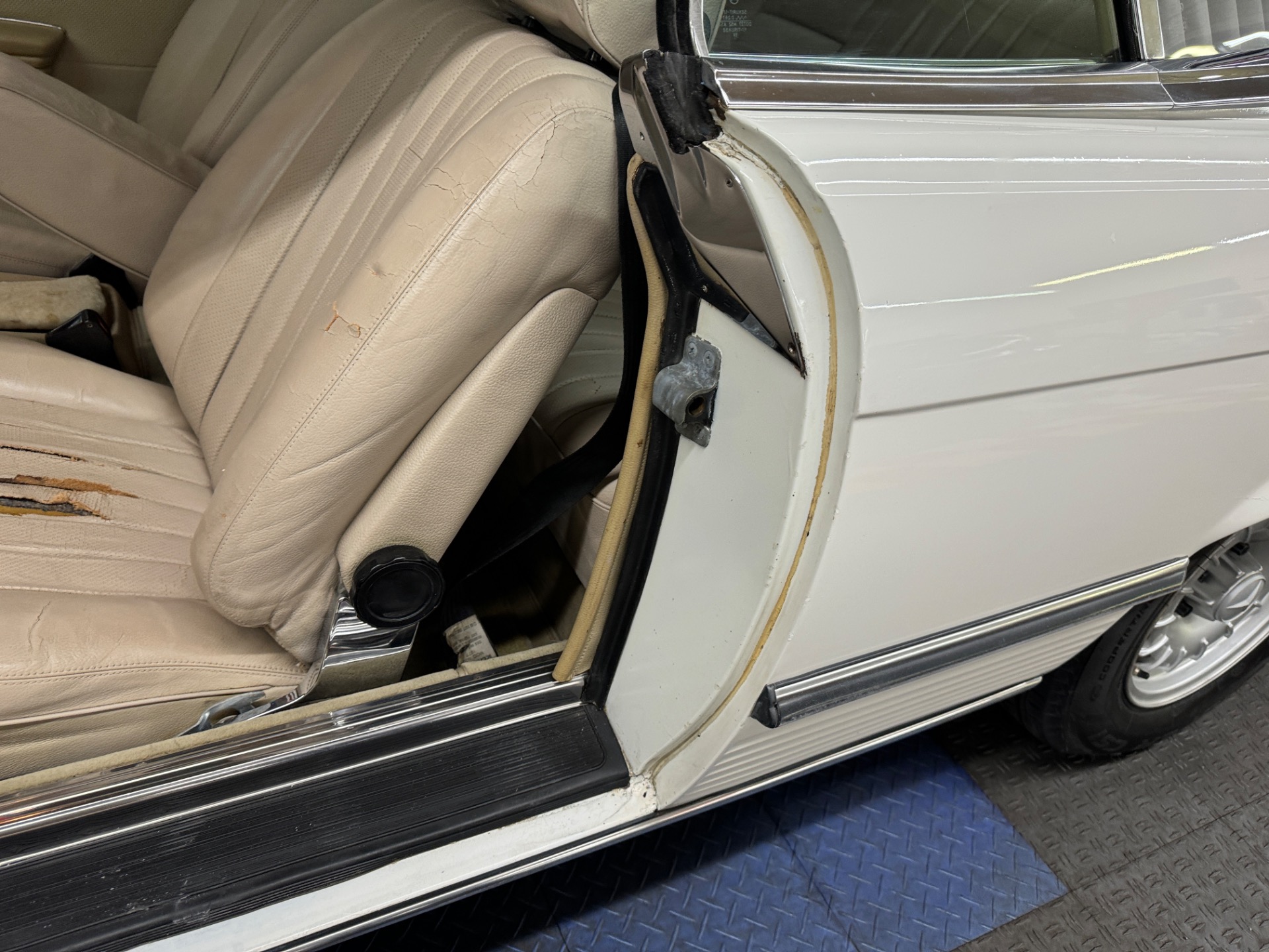 1977 Mercedes Benz 450 SLC 39