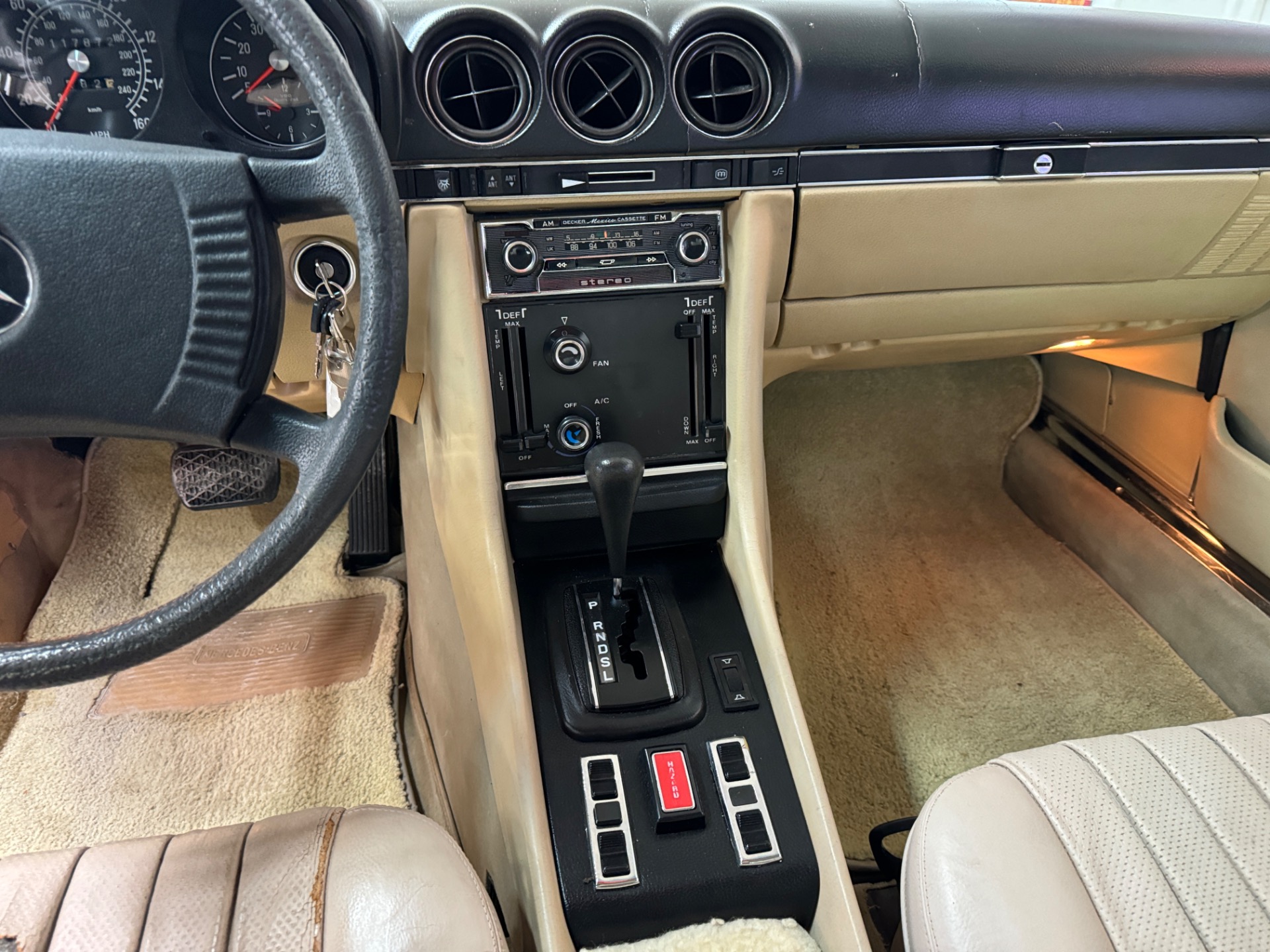 1977 Mercedes Benz 450 SLC 40