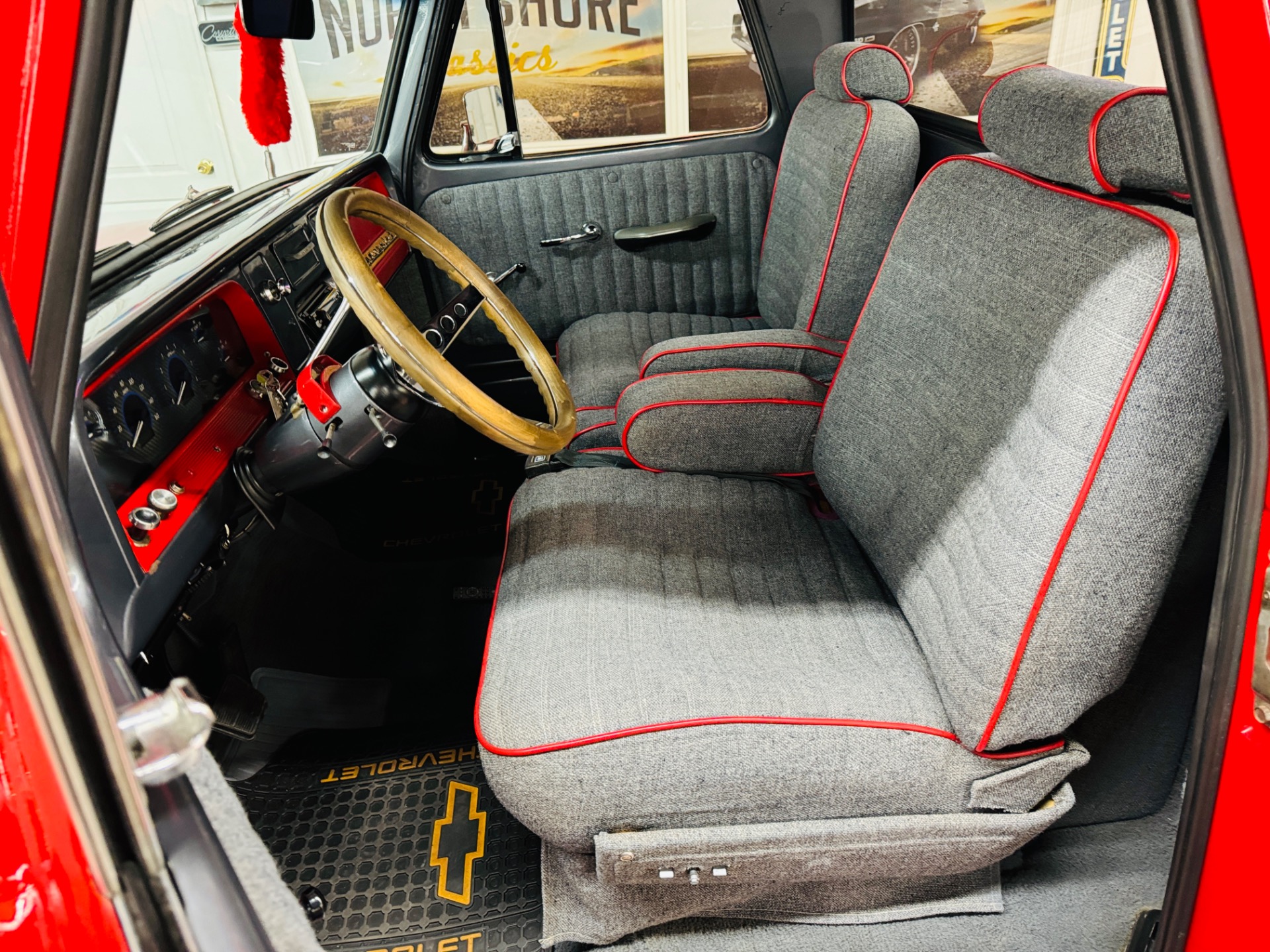 1965 Chevrolet Pickup 31