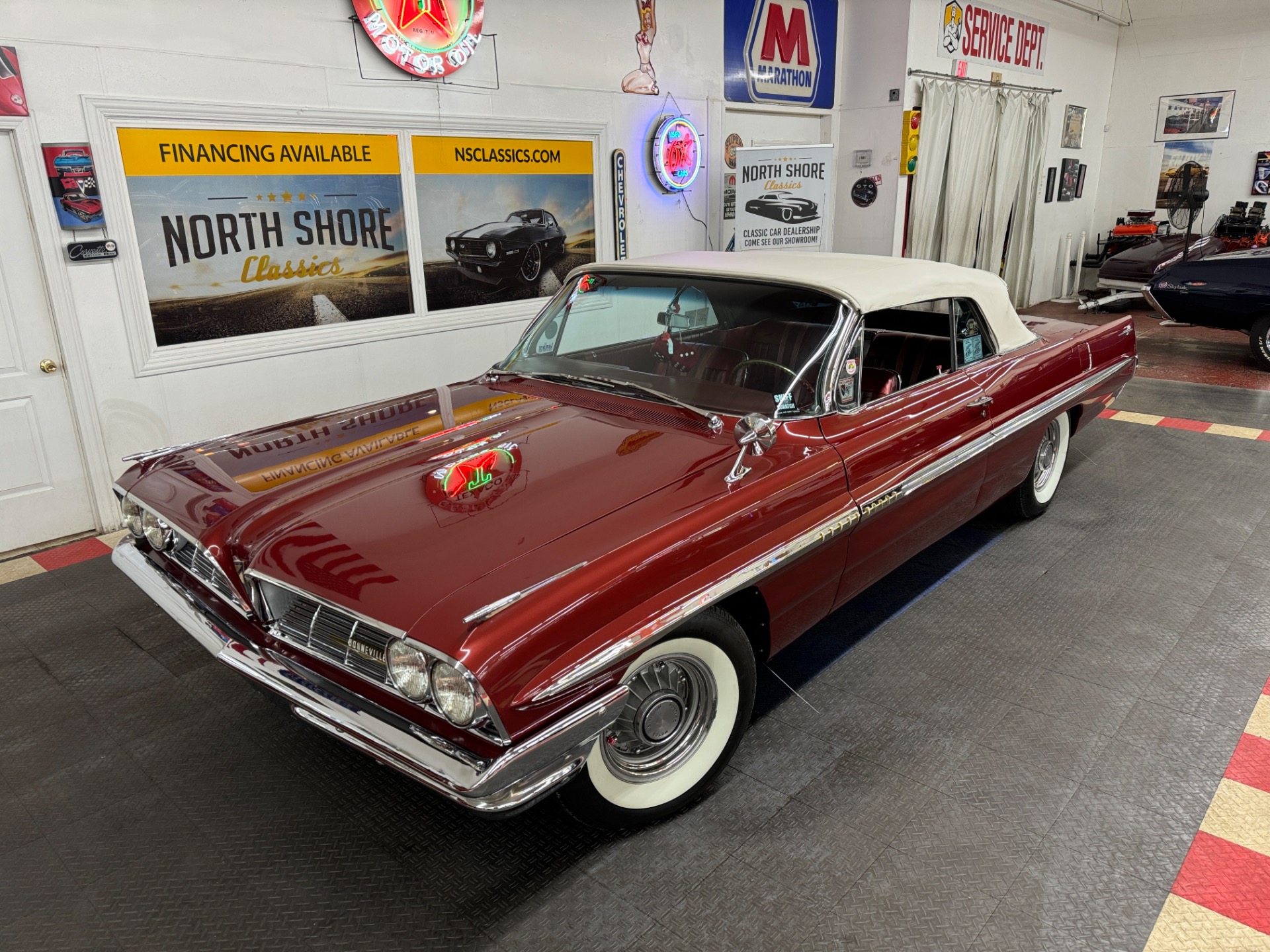 1961 Pontiac Bonneville 1