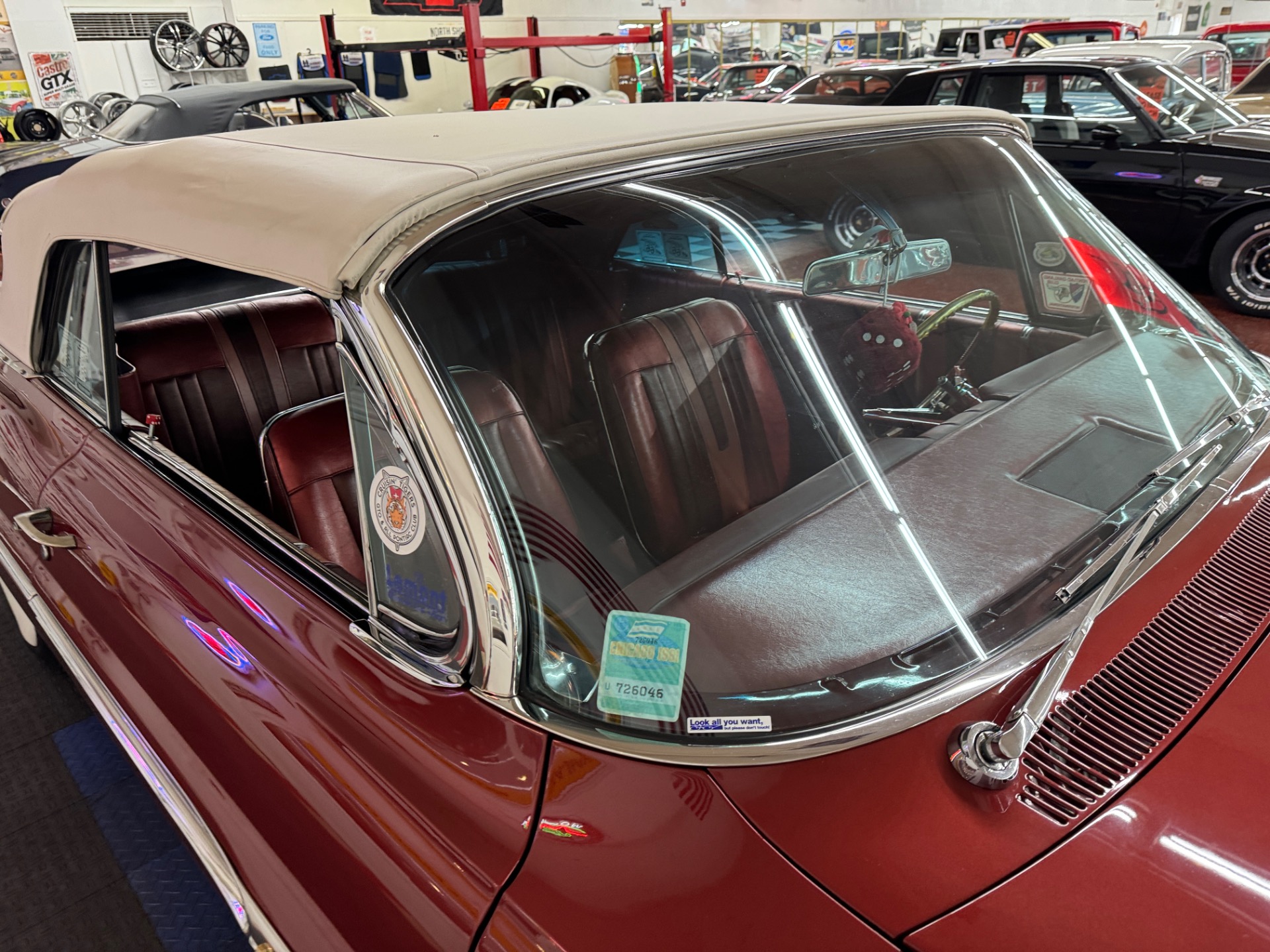 1961 Pontiac Bonneville 10