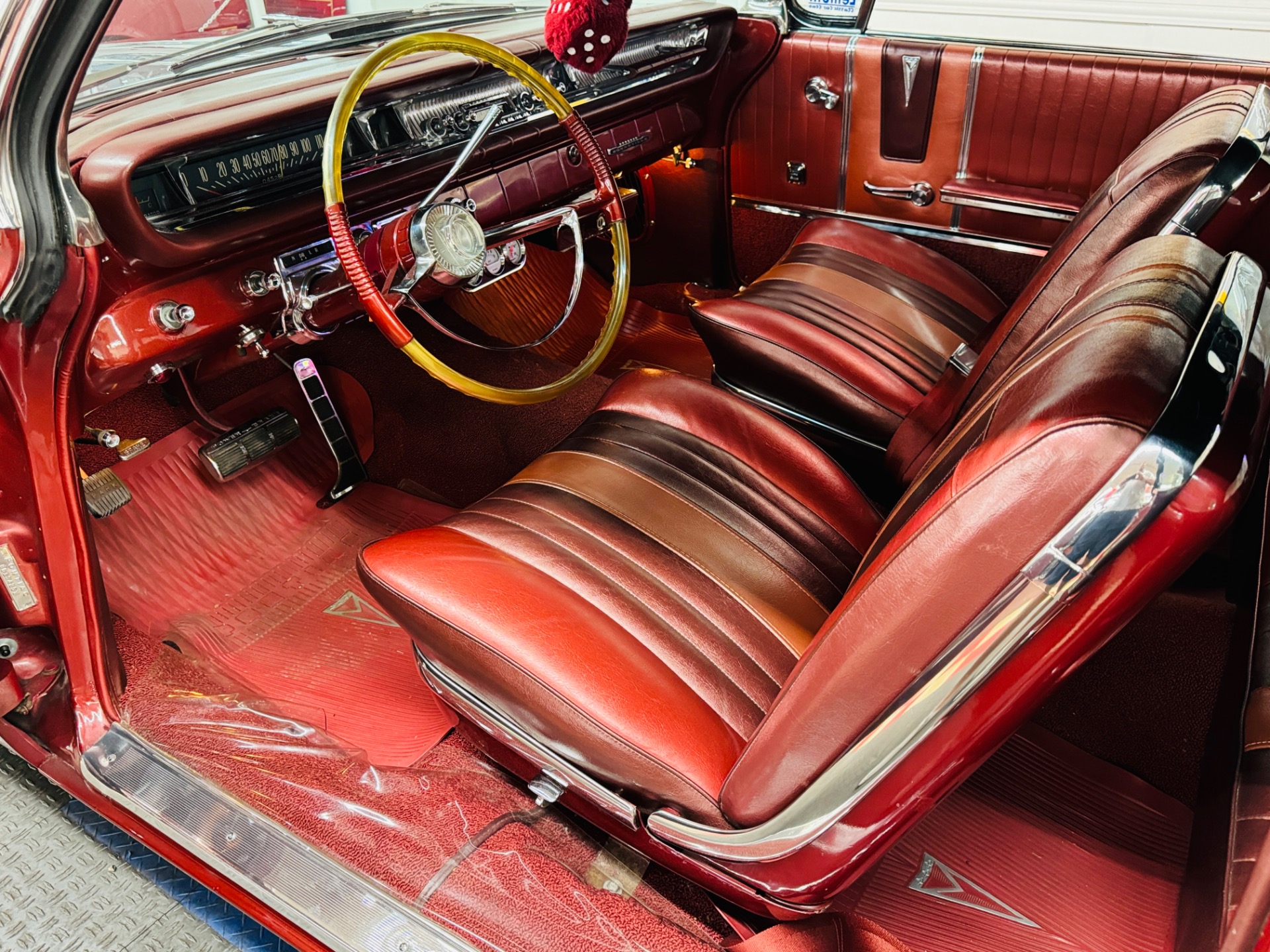 1961 Pontiac Bonneville 17
