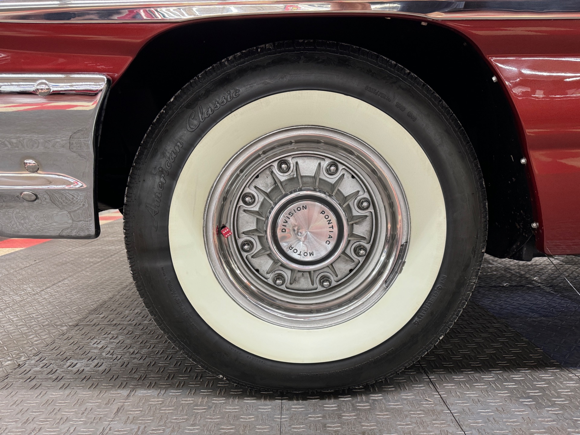 1961 Pontiac Bonneville 23