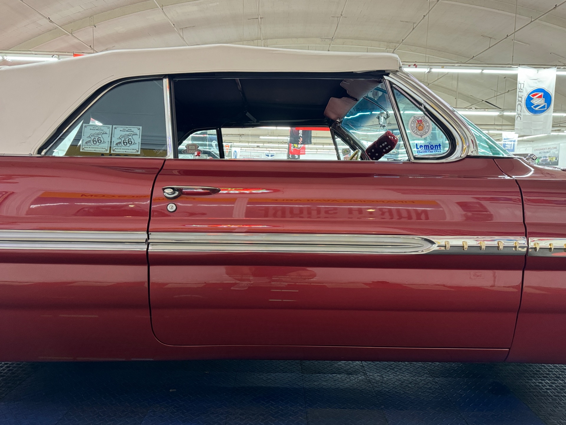 1961 Pontiac Bonneville 27