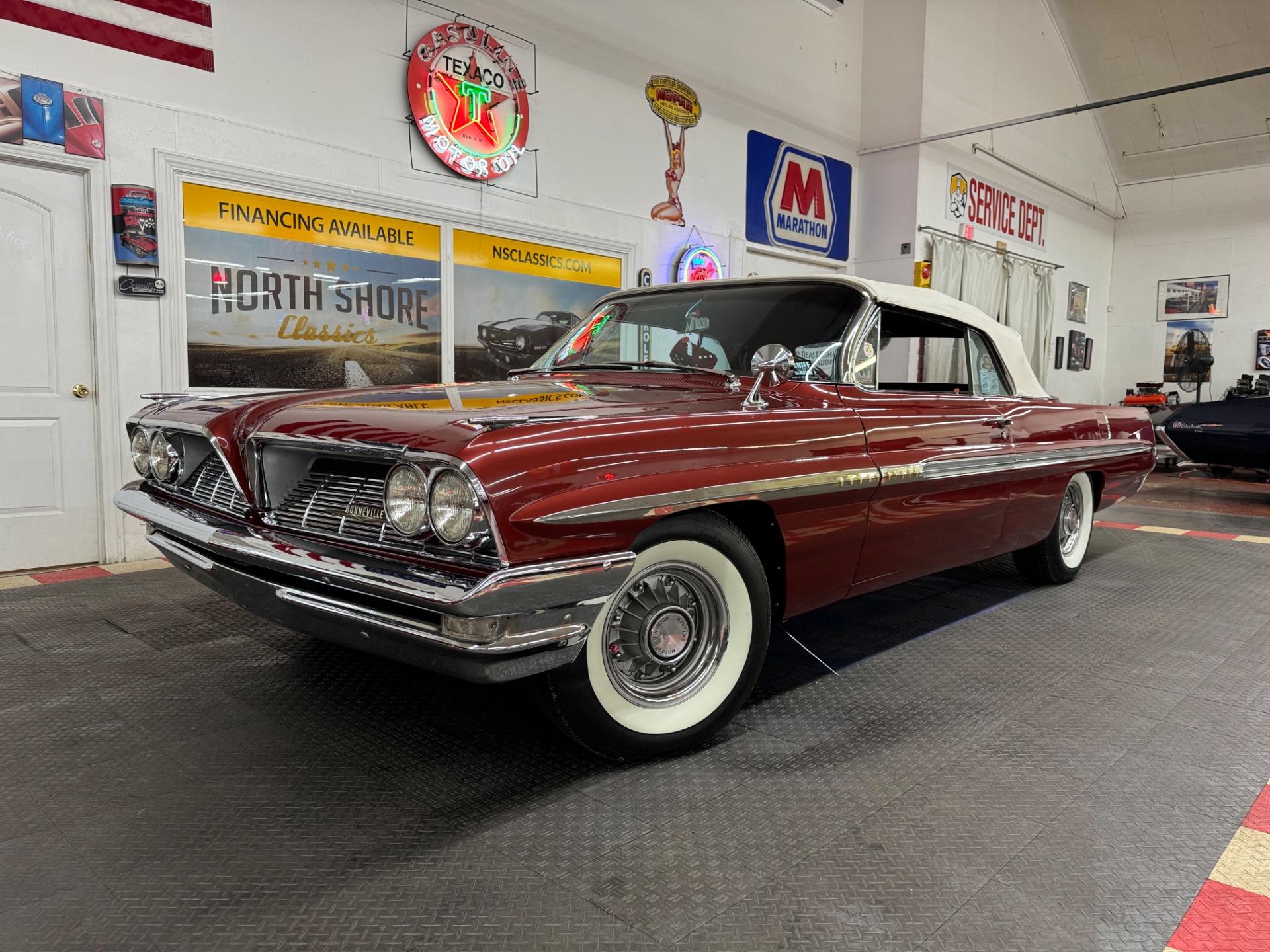 1961 Pontiac Bonneville 2