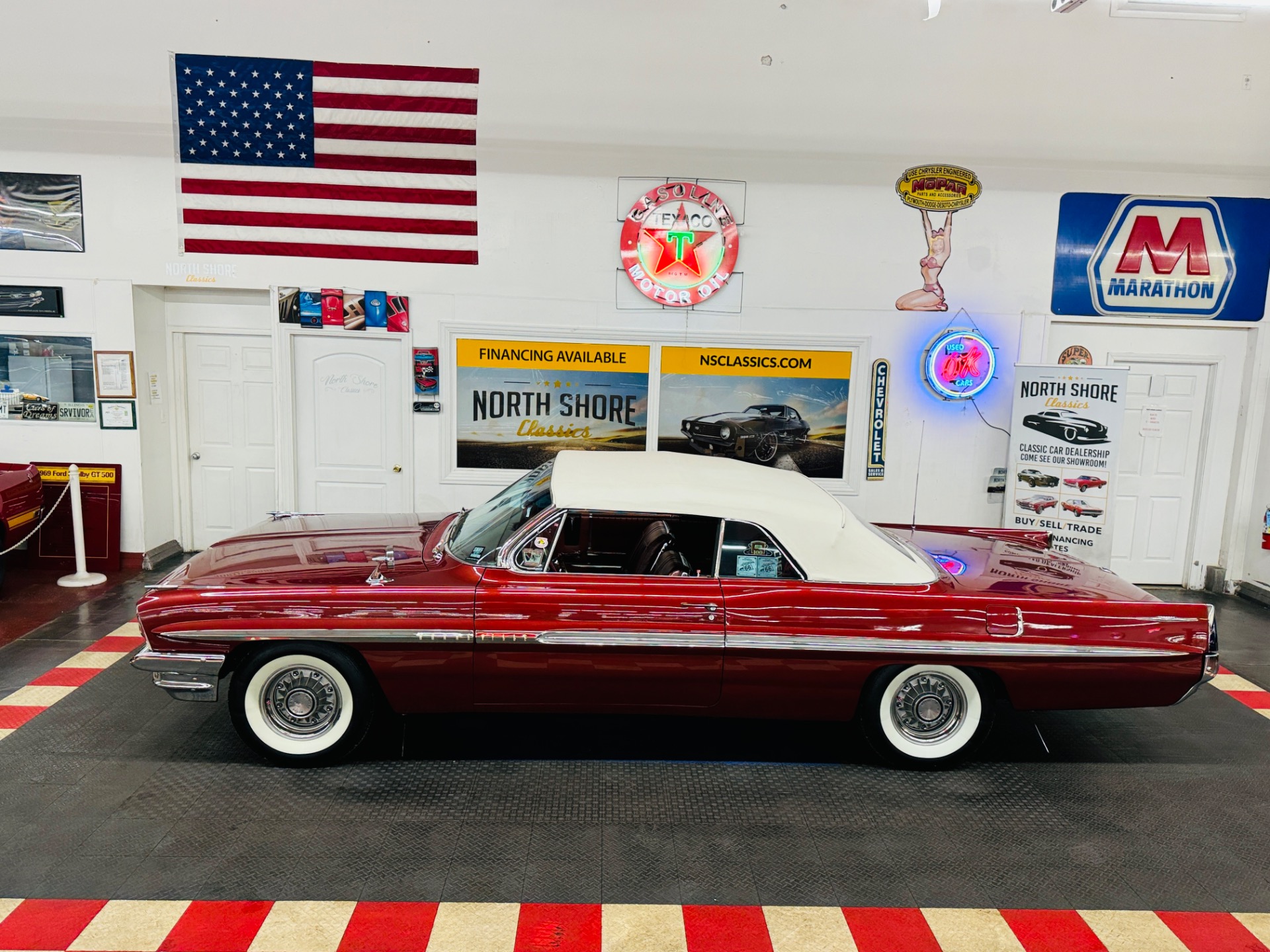 1961 Pontiac Bonneville 33