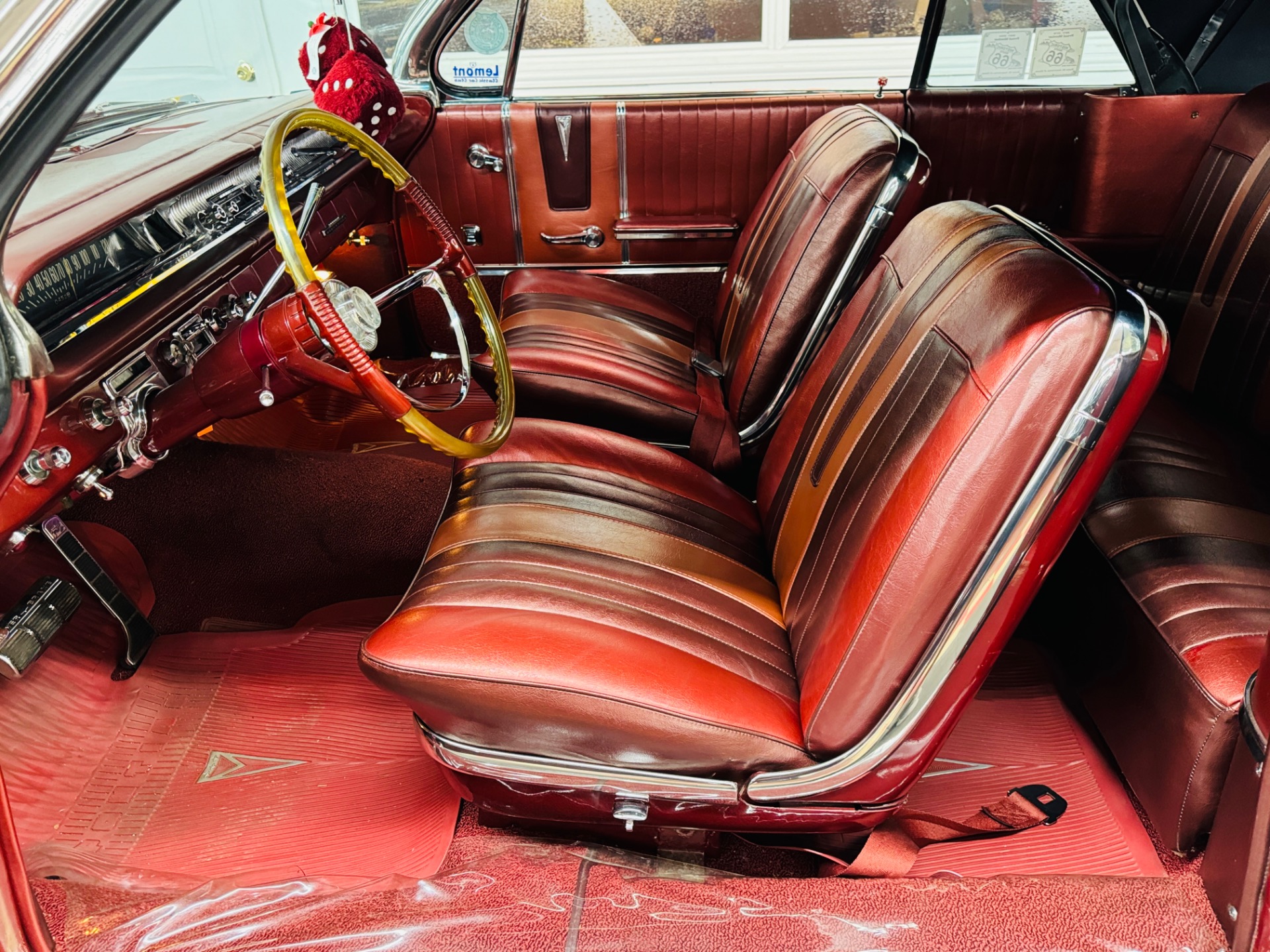 1961 Pontiac Bonneville 34