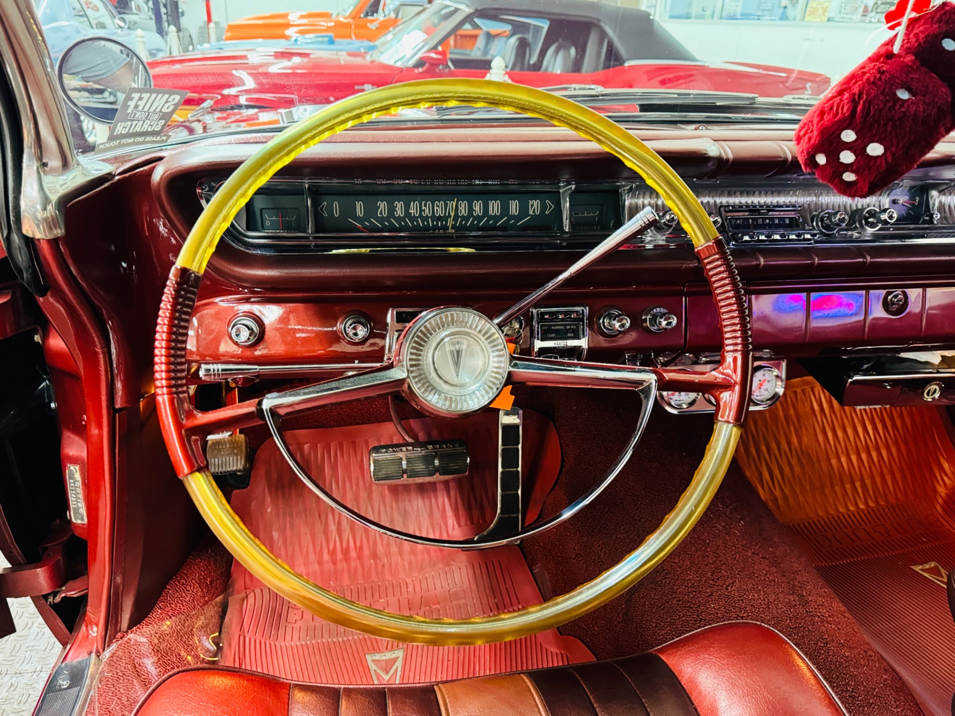 1961 Pontiac Bonneville 35