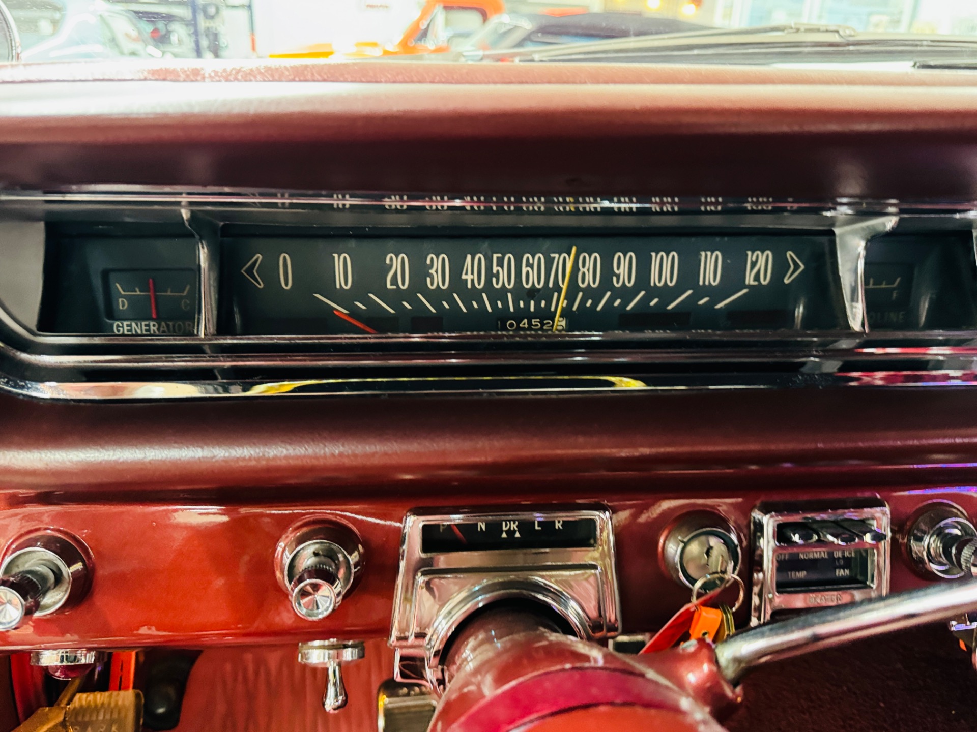 1961 Pontiac Bonneville 36