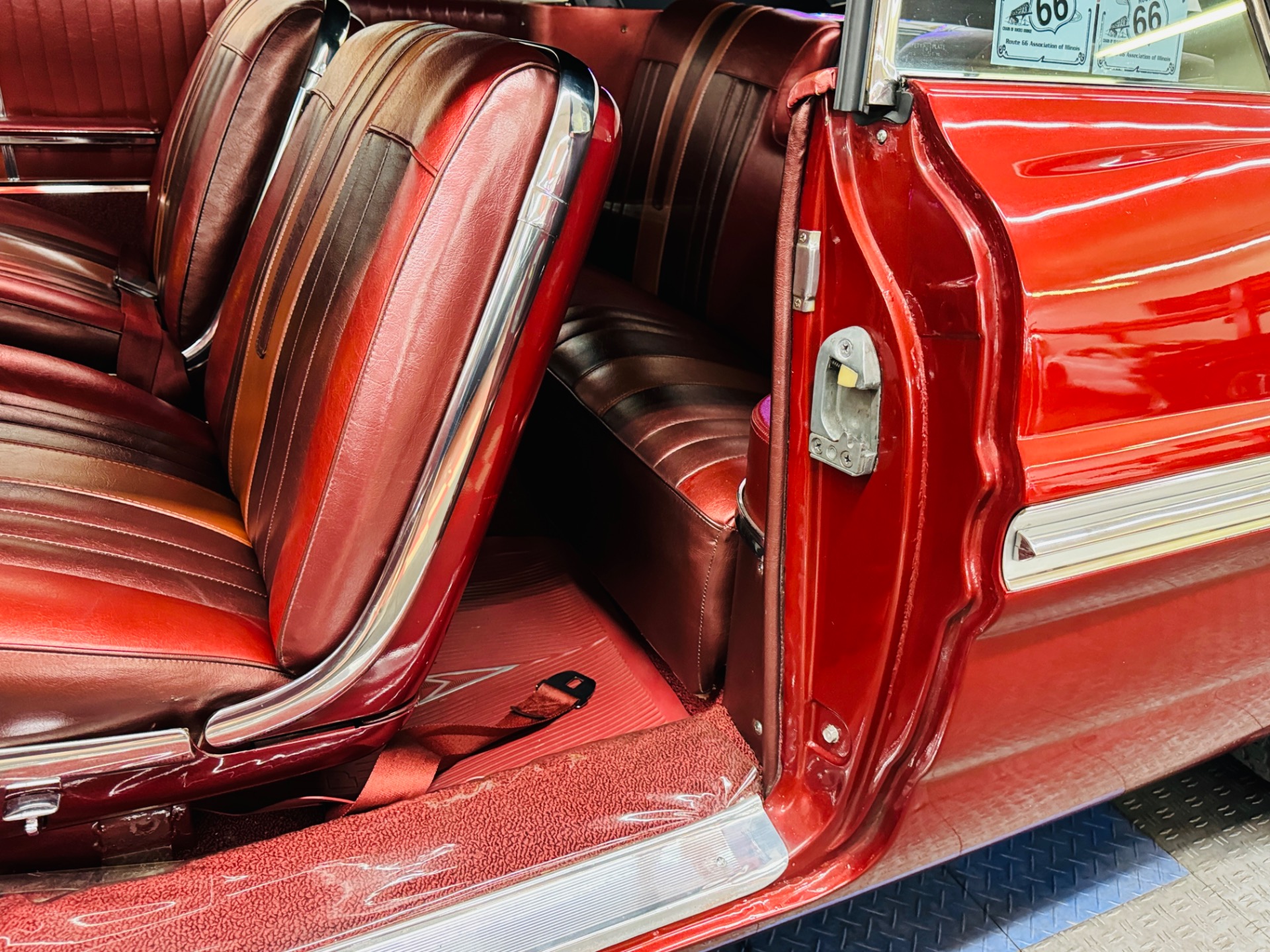 1961 Pontiac Bonneville 40