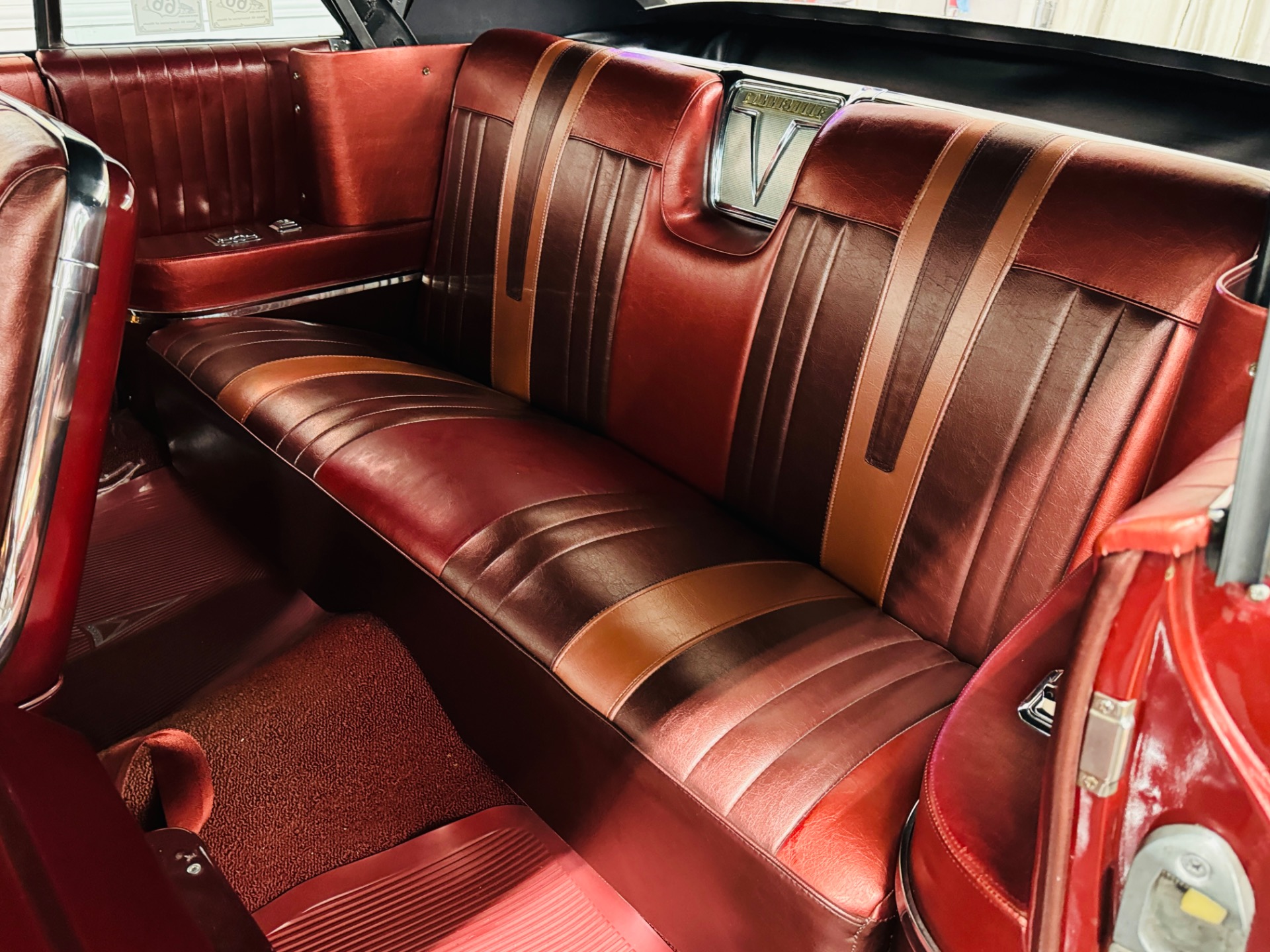 1961 Pontiac Bonneville 43