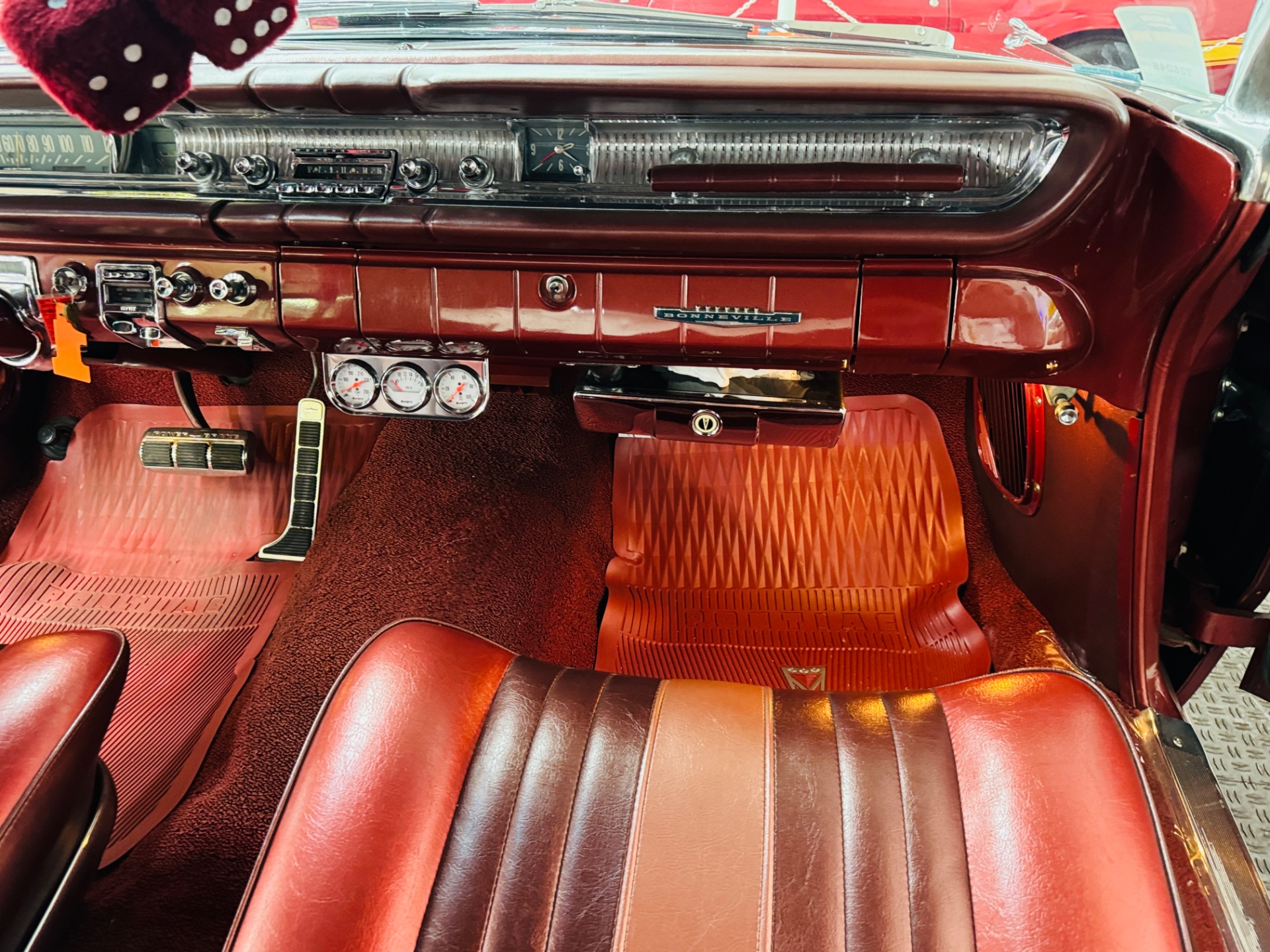 1961 Pontiac Bonneville 47