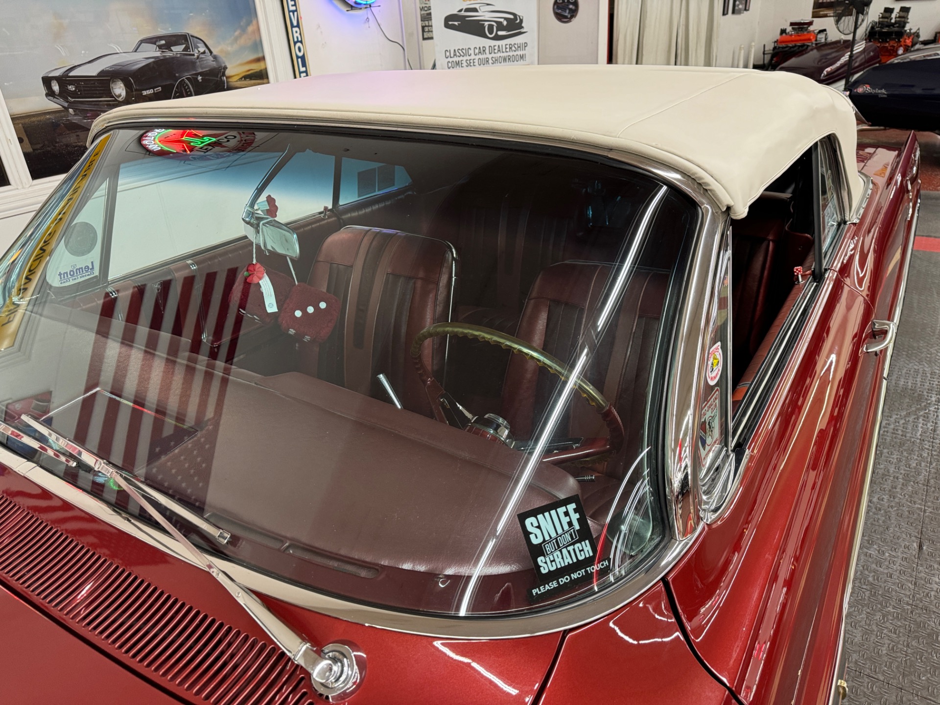 1961 Pontiac Bonneville 9