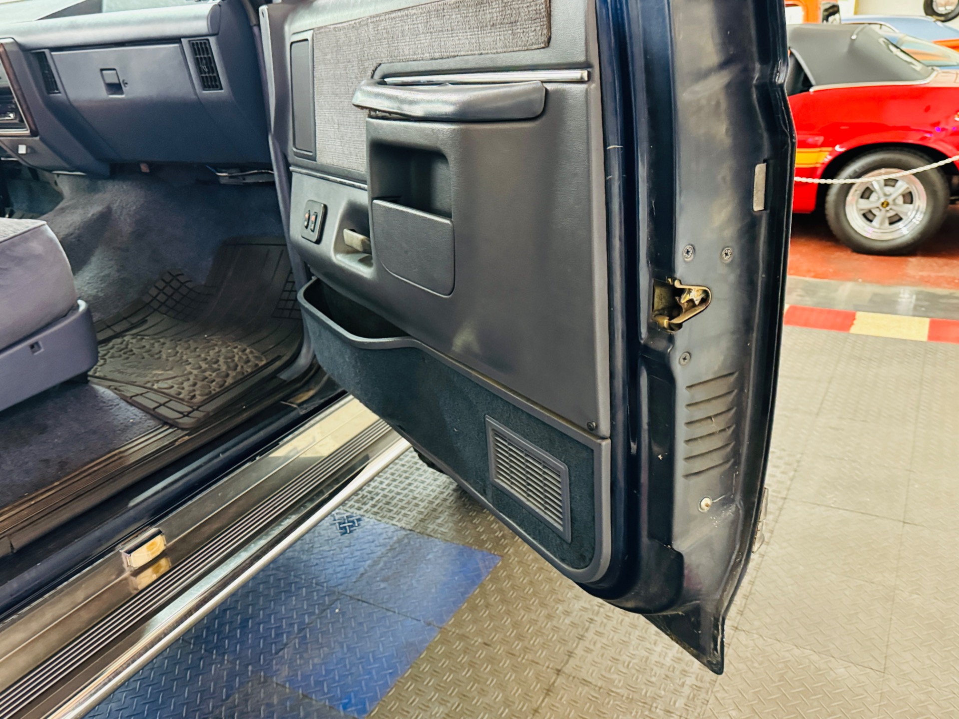 Used 1990 Ford Bronco XLT CALIFORNIA TRUCK-SEE VIDEO | Mundelein, IL