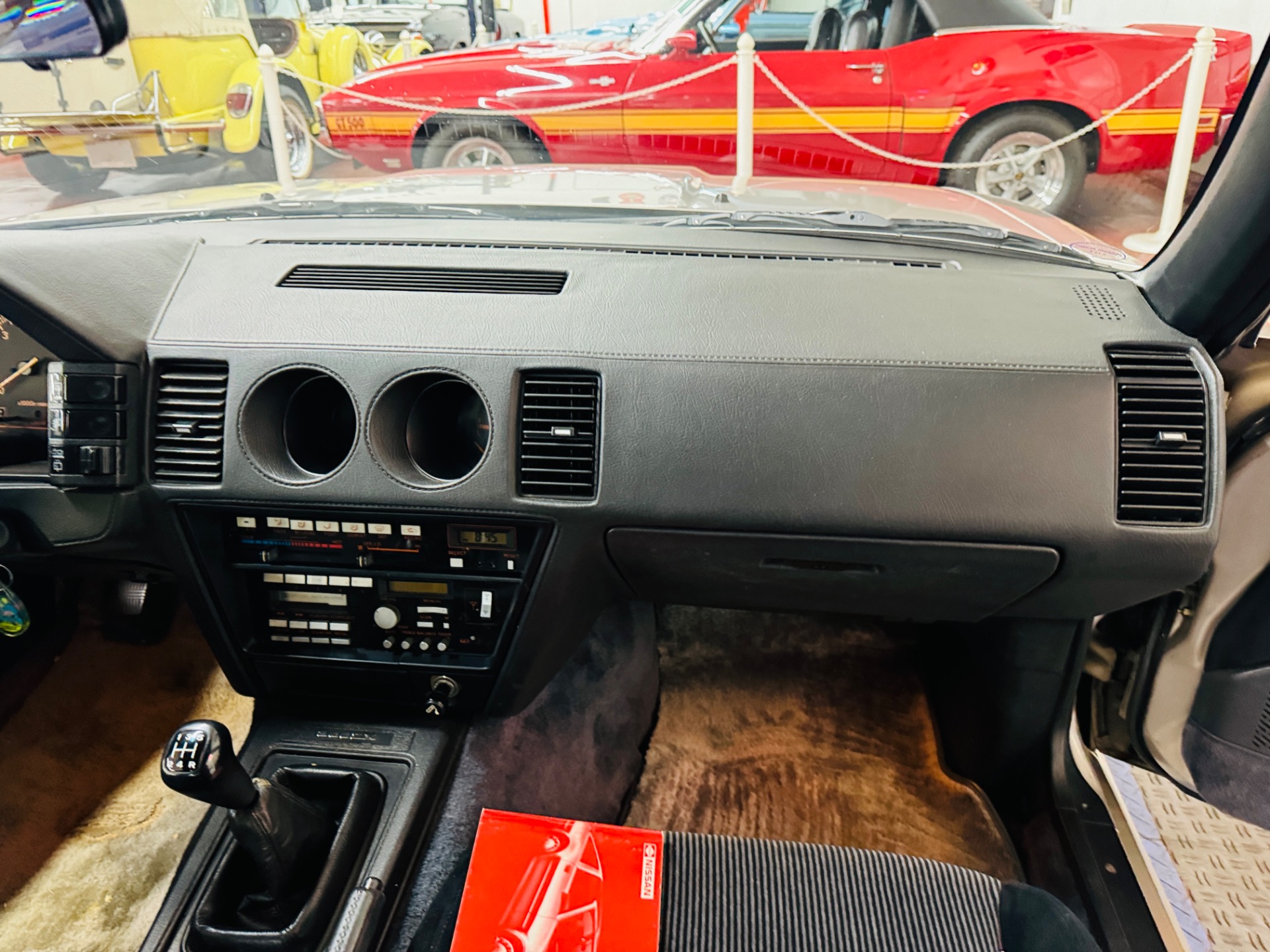 1986 Nissan 300ZX 36