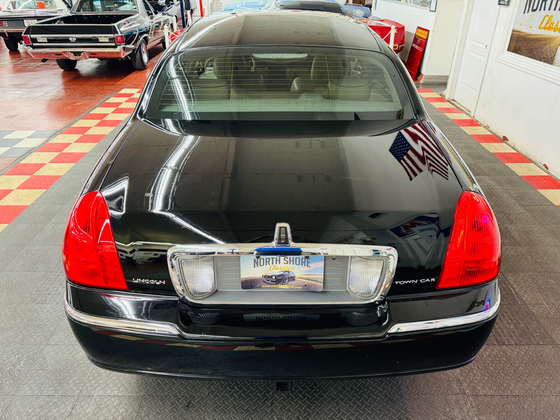 Used 2007 Lincoln Town Car - DESIGNER SERIES - LOADED LUXURY SEDAN -SEE VIDEO | Mundelein, IL