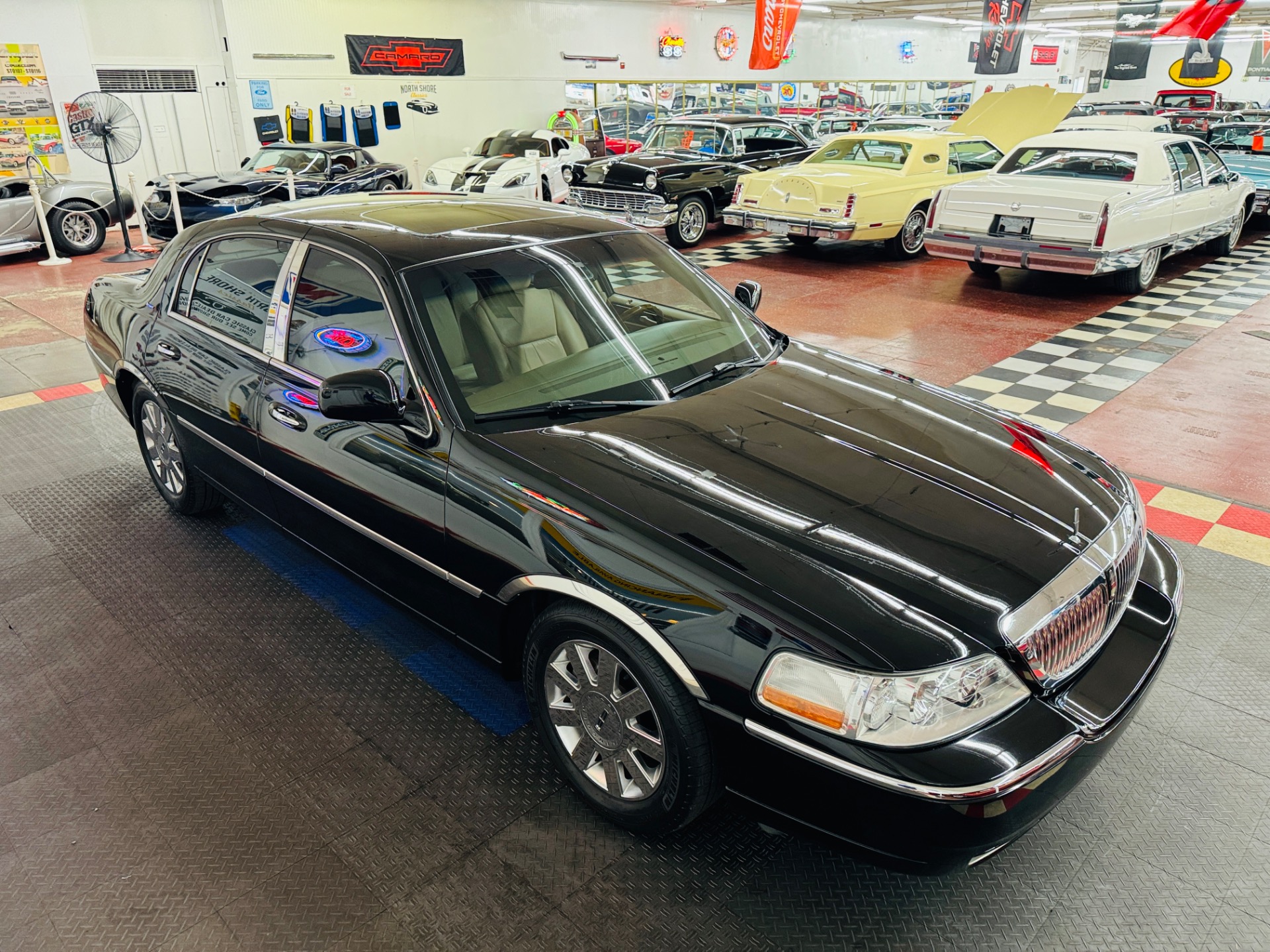 Used 2007 Lincoln Town Car - DESIGNER SERIES - LOADED LUXURY SEDAN -SEE VIDEO | Mundelein, IL