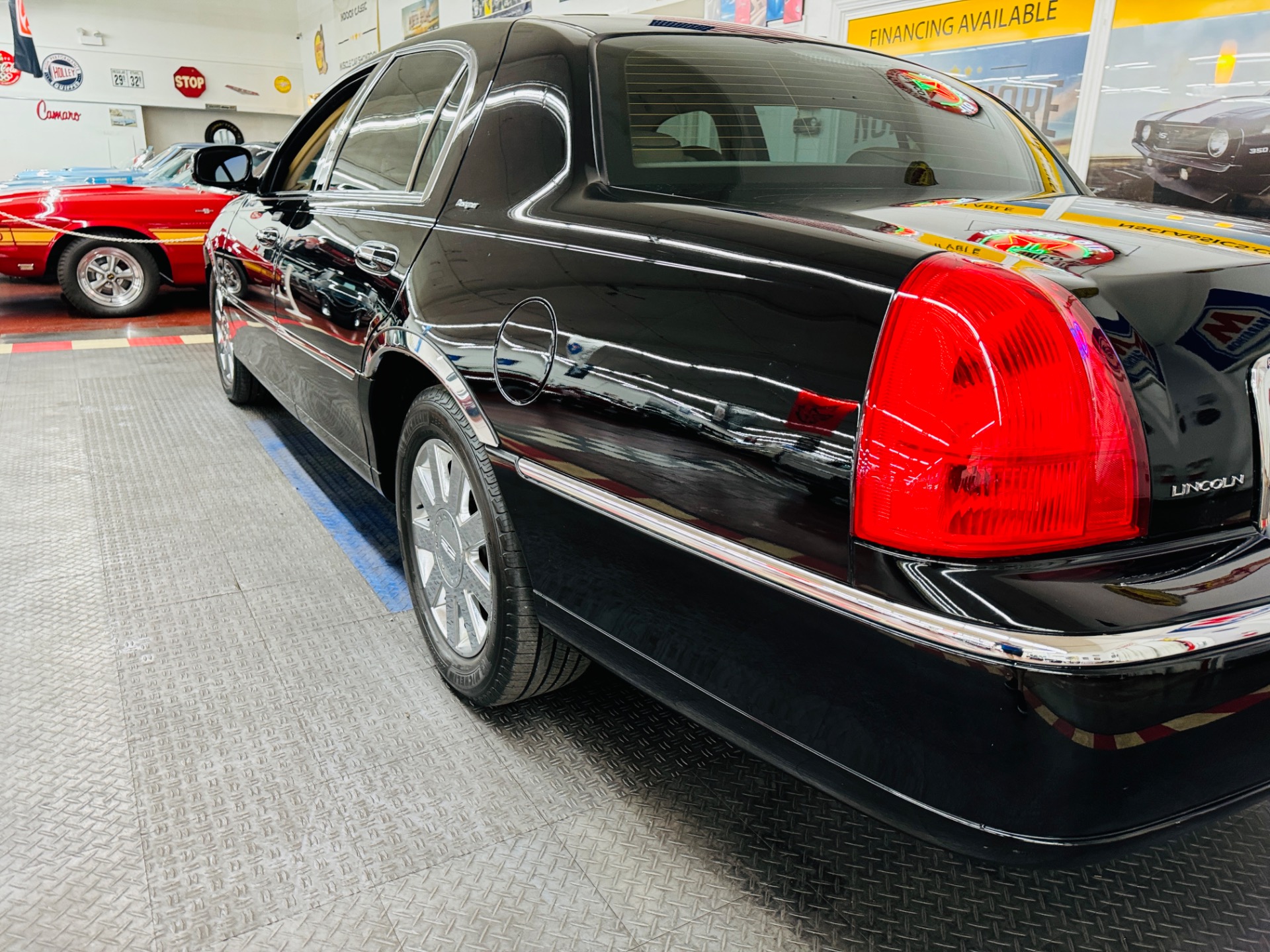Used 2007 Lincoln Town Car - DESIGNER SERIES - LOADED LUXURY SEDAN -SEE VIDEO | Mundelein, IL