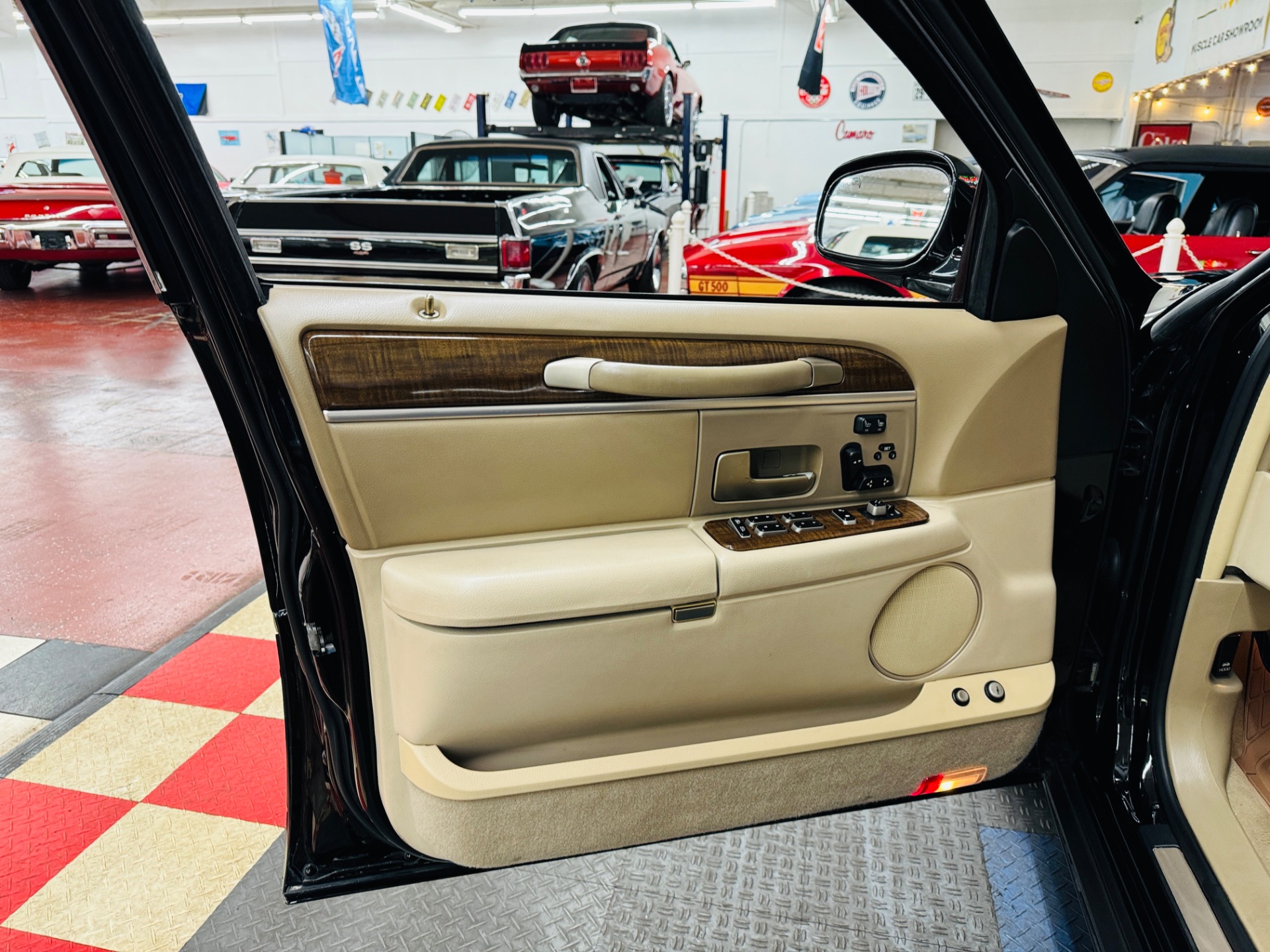 Used 2007 Lincoln Town Car - DESIGNER SERIES - LOADED LUXURY SEDAN -SEE VIDEO | Mundelein, IL
