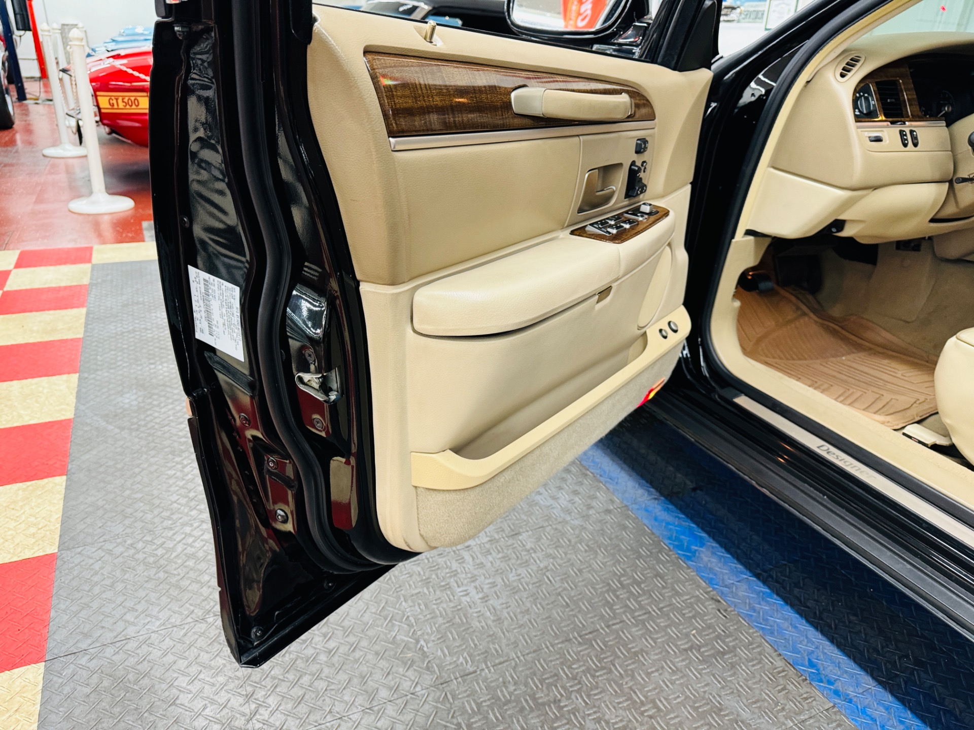 Used 2007 Lincoln Town Car - DESIGNER SERIES - LOADED LUXURY SEDAN -SEE VIDEO | Mundelein, IL