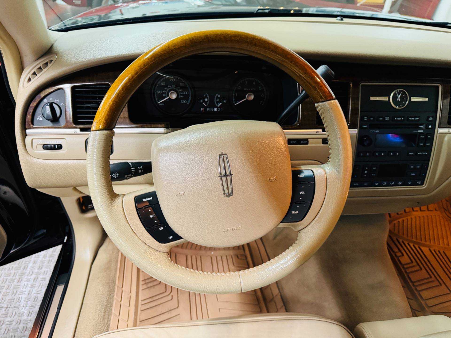 Used 2007 Lincoln Town Car - DESIGNER SERIES - LOADED LUXURY SEDAN -SEE VIDEO | Mundelein, IL