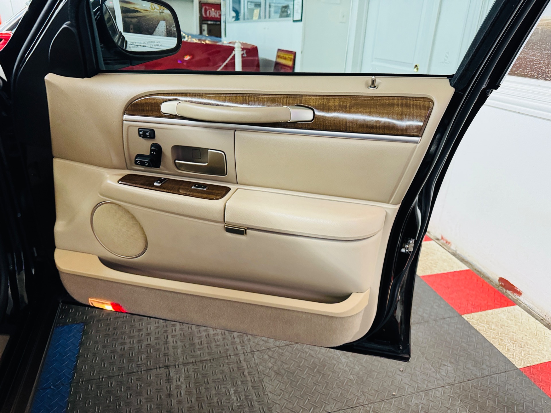 Used 2007 Lincoln Town Car - DESIGNER SERIES - LOADED LUXURY SEDAN -SEE VIDEO | Mundelein, IL