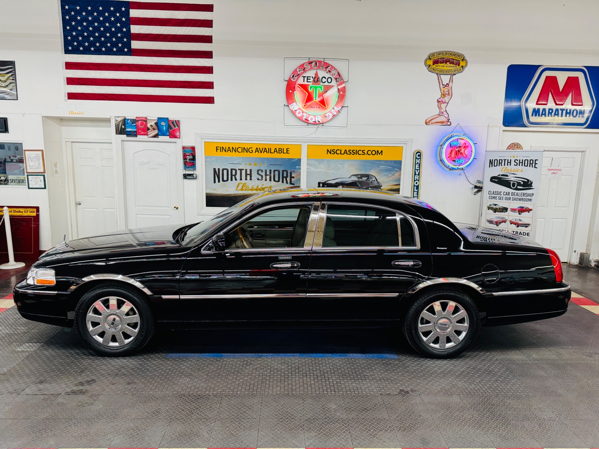 Used 2007 Lincoln Town Car - DESIGNER SERIES - LOADED LUXURY SEDAN -SEE VIDEO | Mundelein, IL