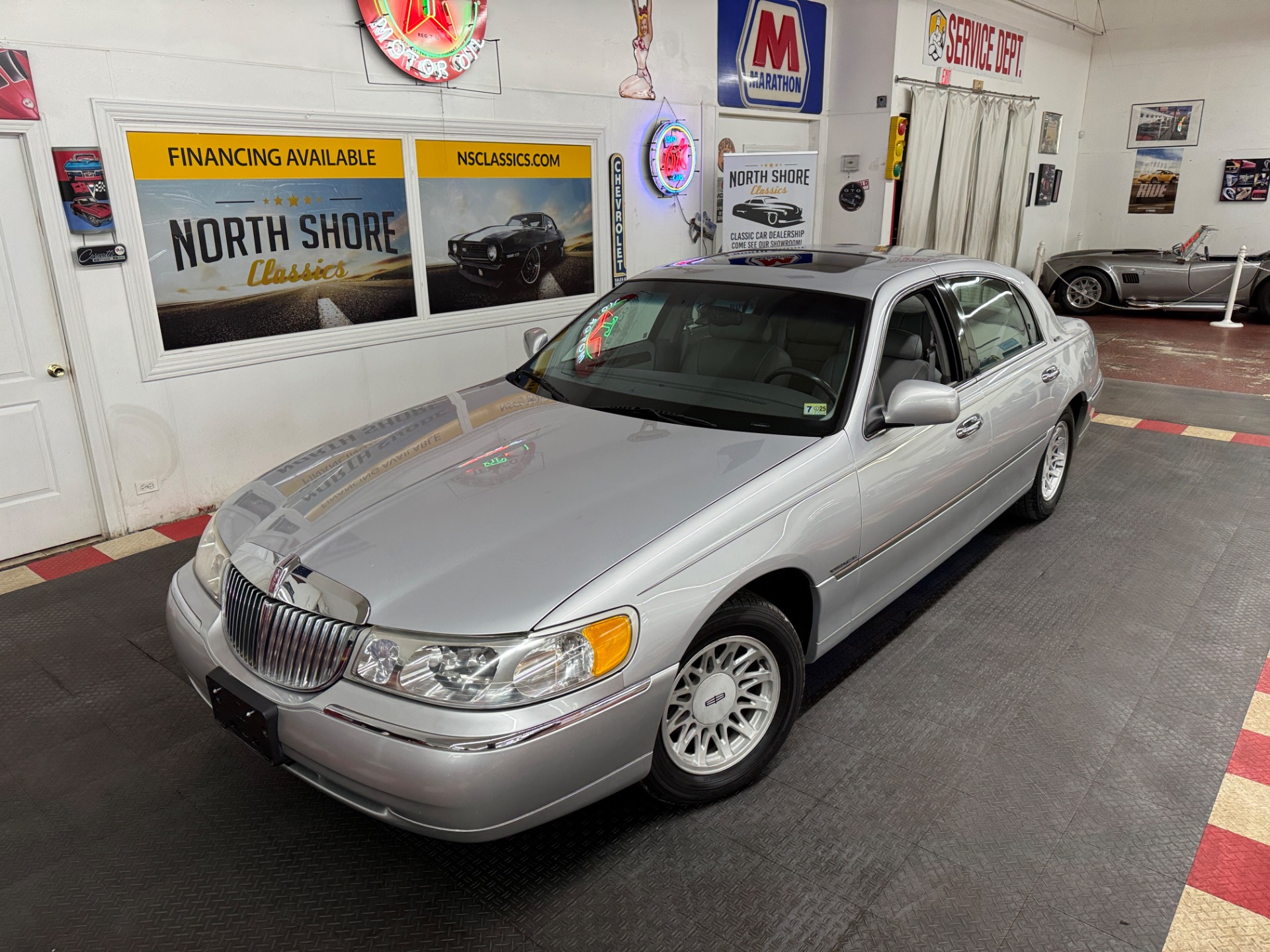 Used 1999 Lincoln Town Car Signature-SEE VIDEO | Mundelein, IL