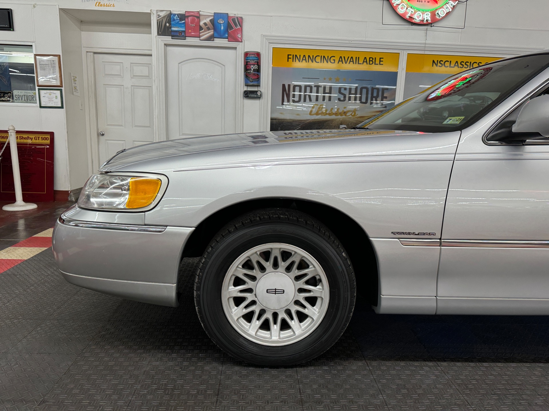 Used 1999 Lincoln Town Car Signature-SEE VIDEO | Mundelein, IL
