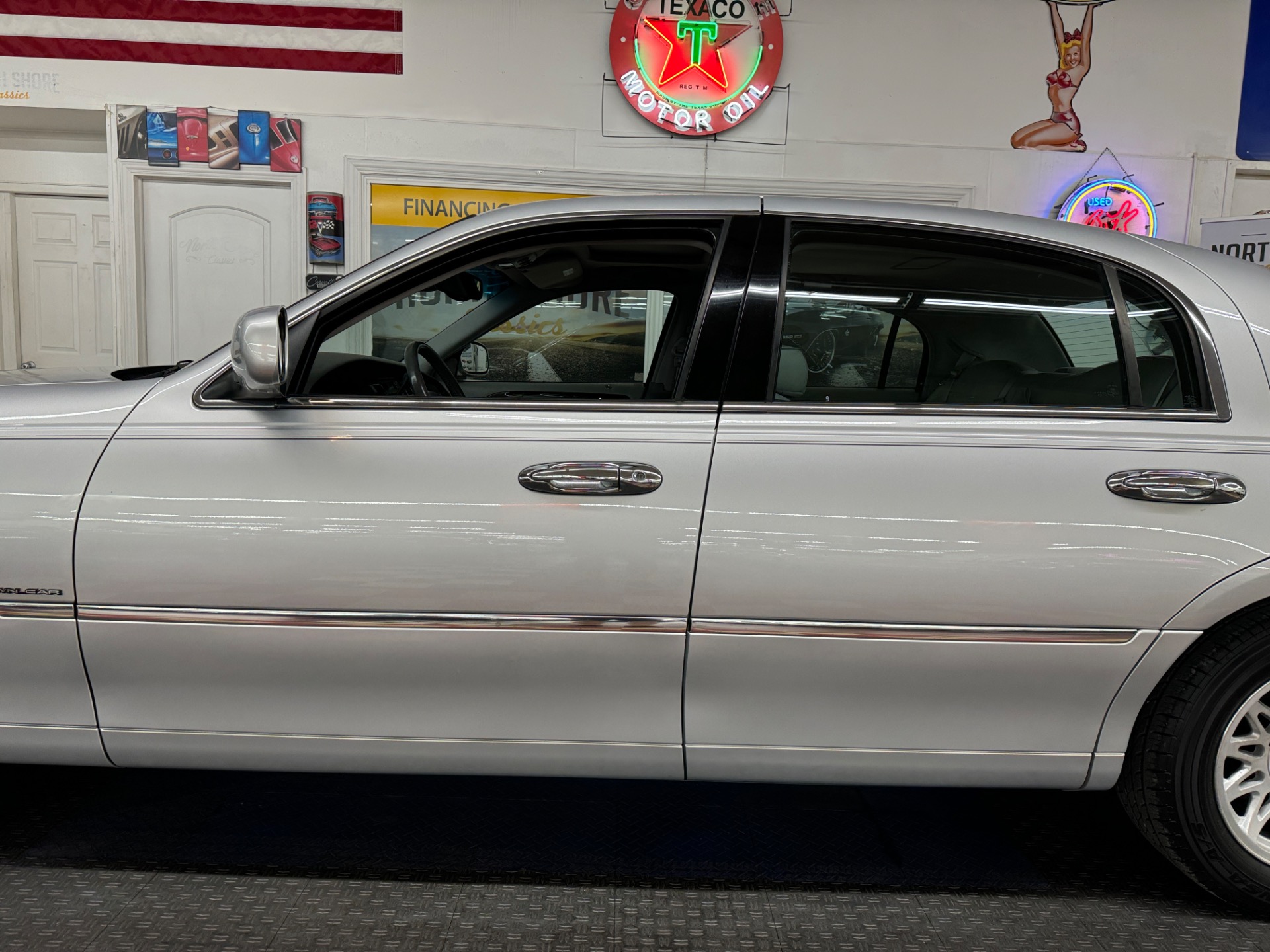 Used 1999 Lincoln Town Car Signature-SEE VIDEO | Mundelein, IL