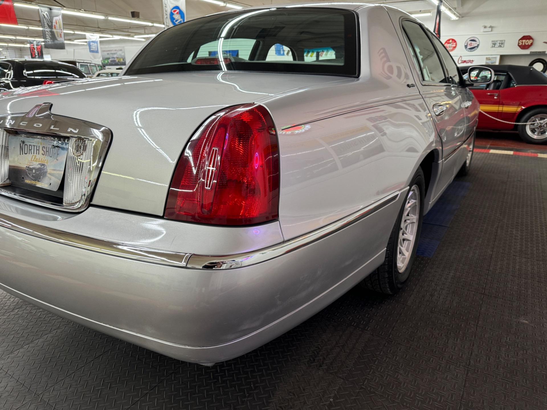 Used 1999 Lincoln Town Car Signature-SEE VIDEO | Mundelein, IL