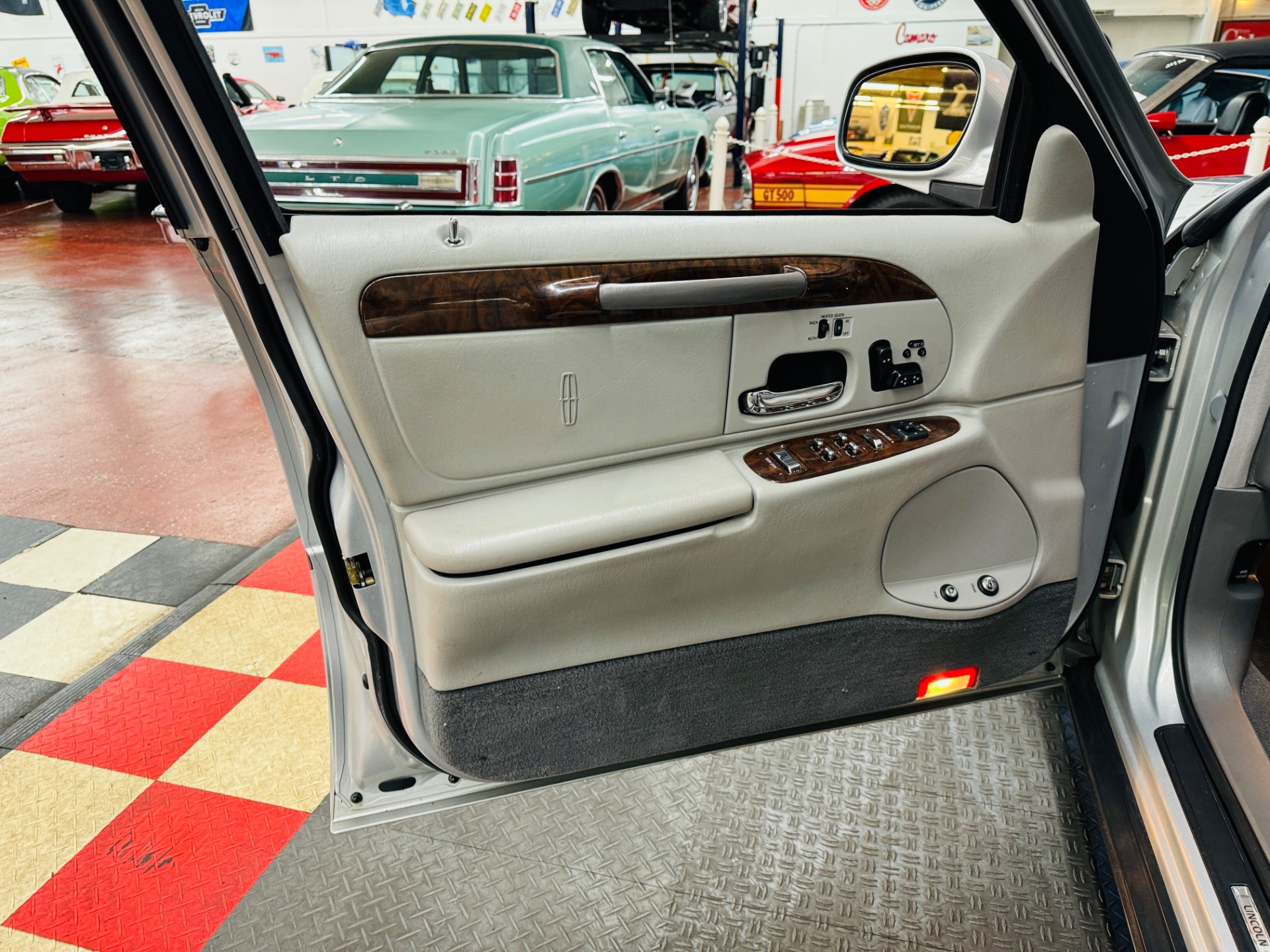 Used 1999 Lincoln Town Car Signature-SEE VIDEO | Mundelein, IL