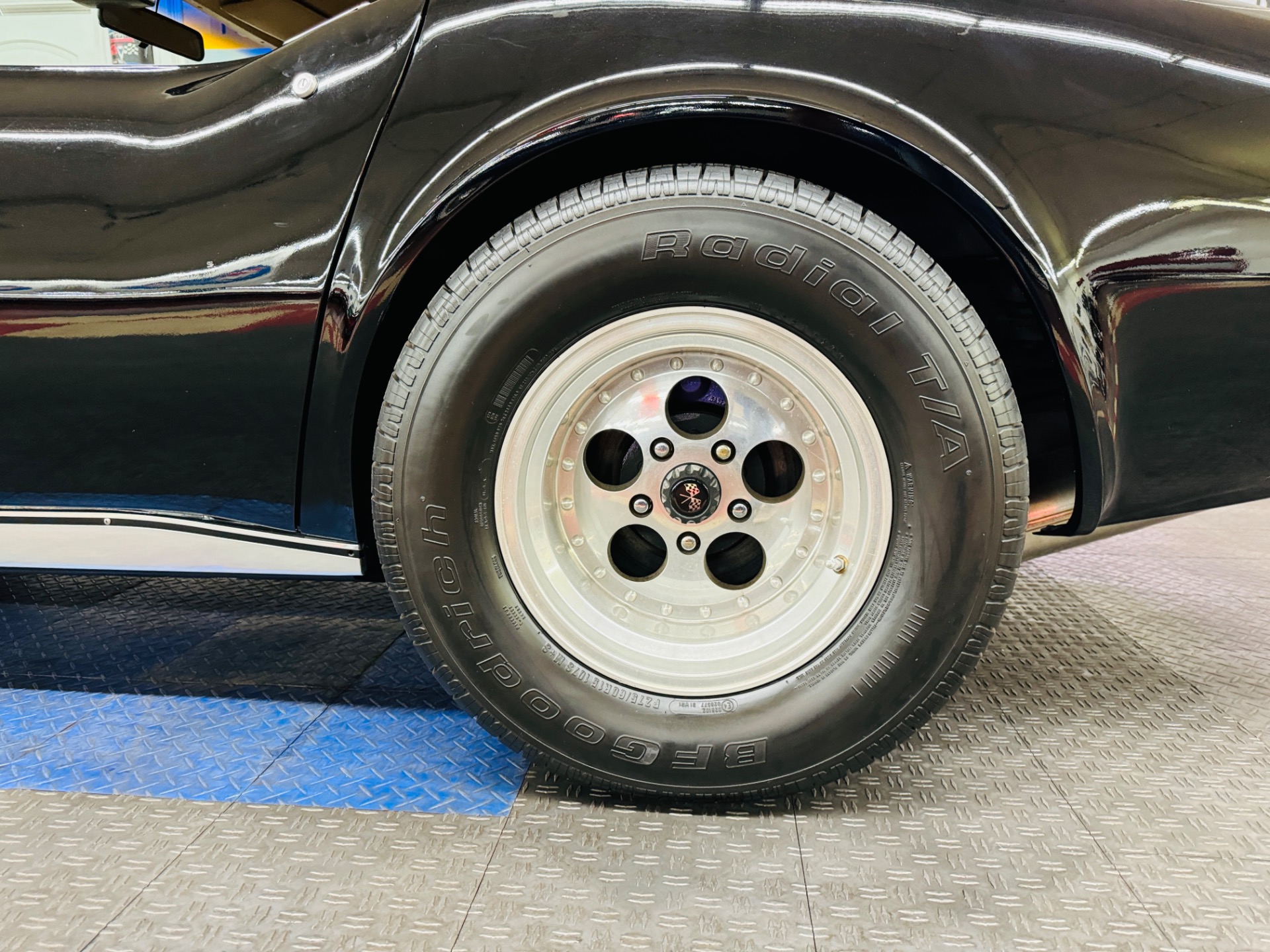 Used 1977 Chevrolet Corvette Nicely Restored Vette 383ci T-Tops-SEE VIDEO | Mundelein, IL