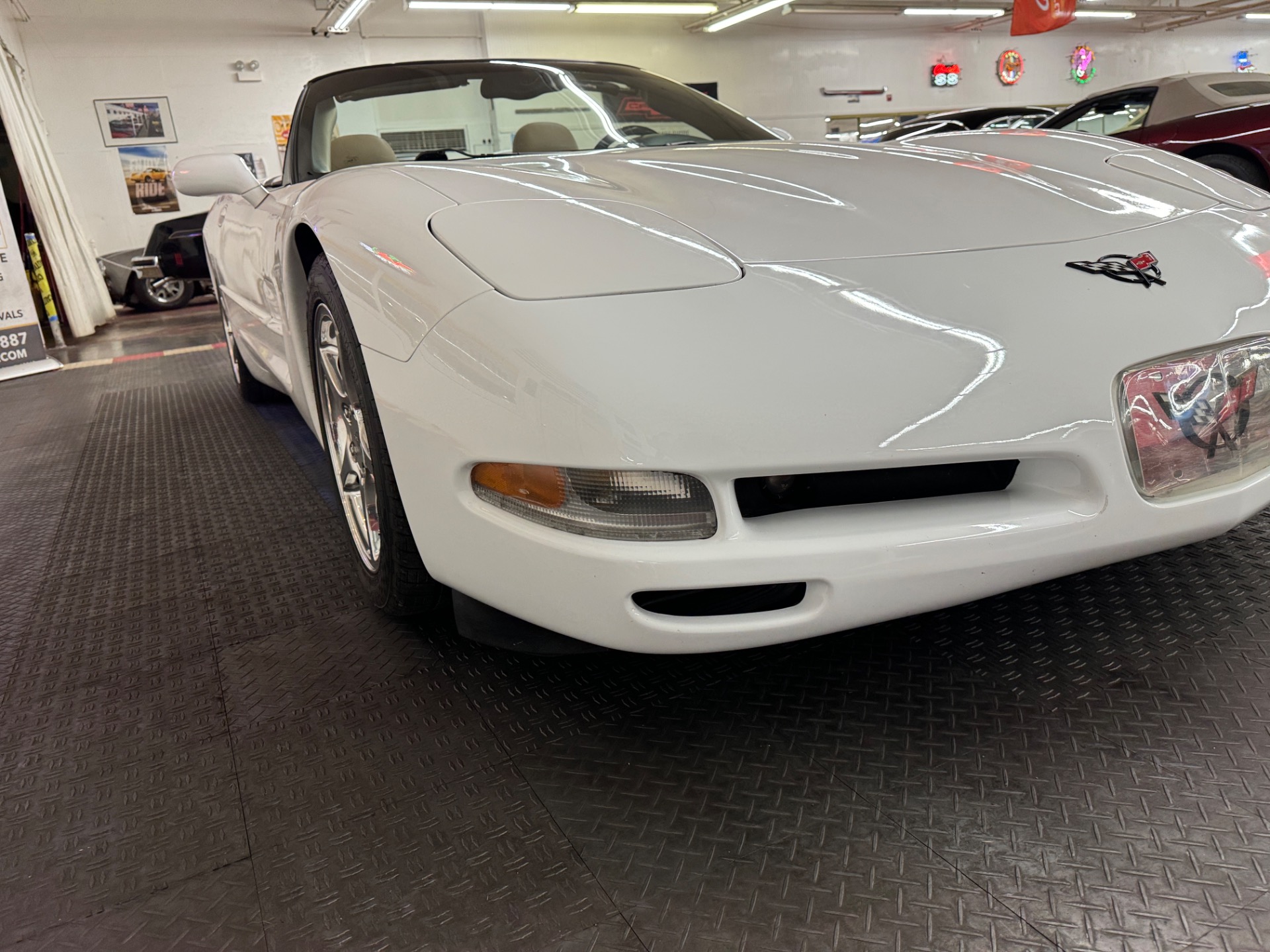 2004 Chevrolet Corvette 12