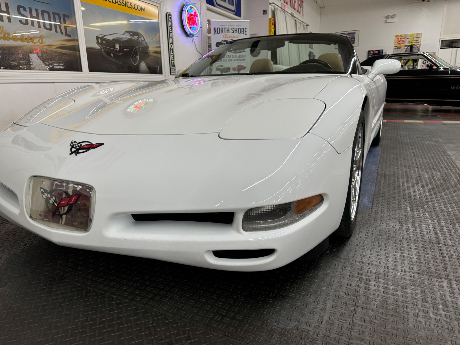 2004 Chevrolet Corvette 13