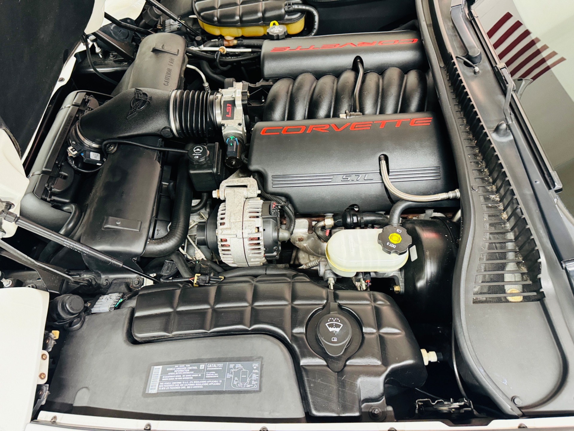 2004 Chevrolet Corvette 16