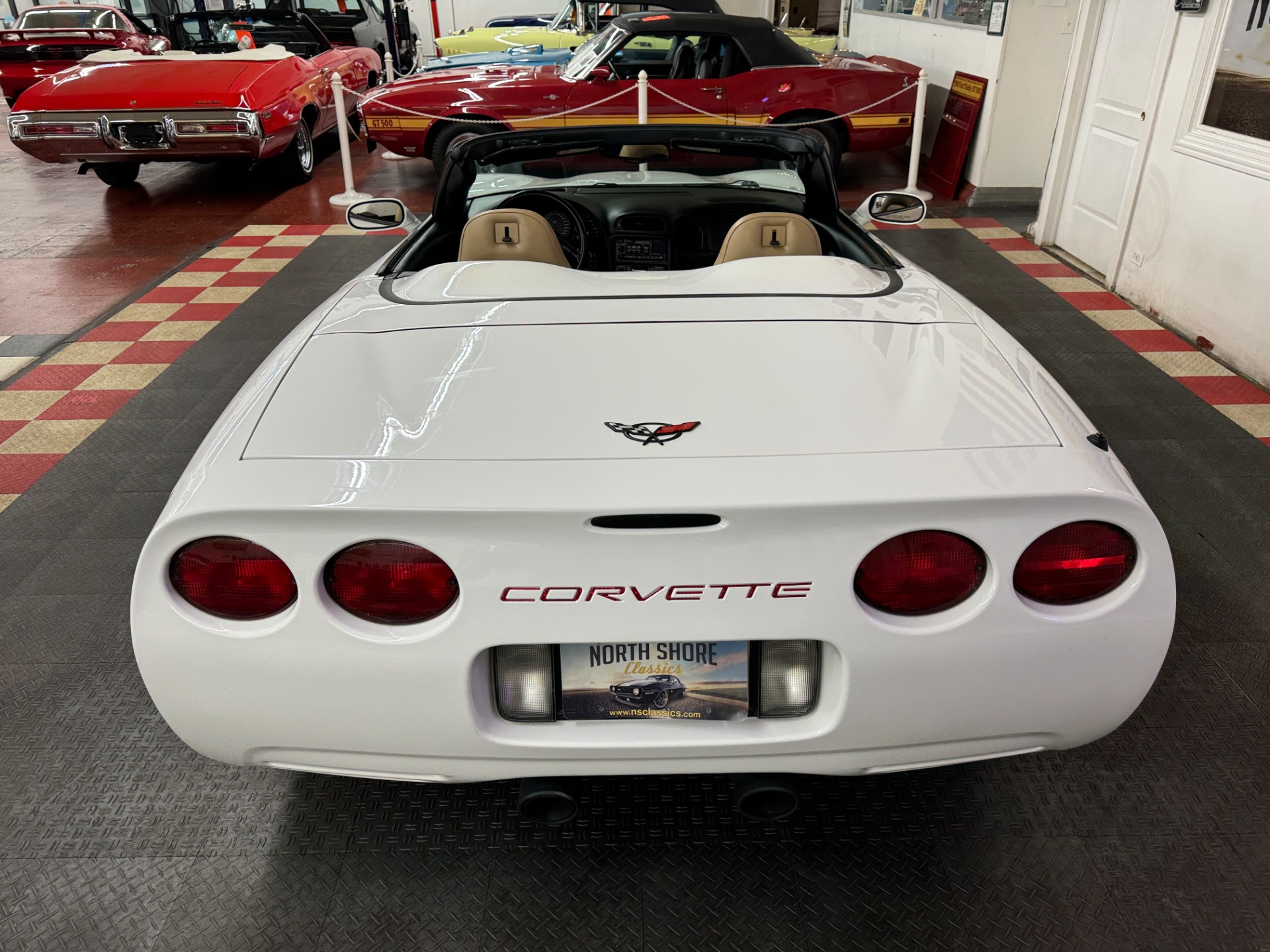 2004 Chevrolet Corvette 18