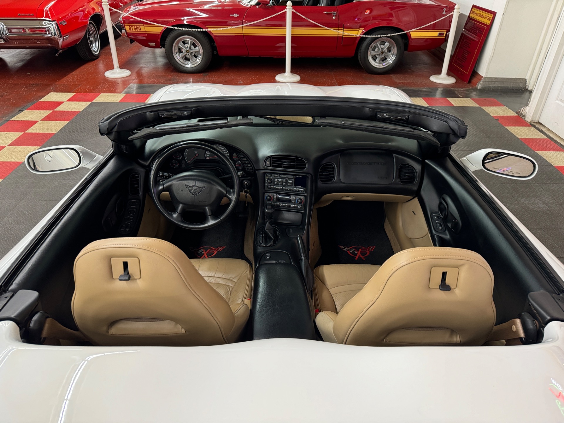 2004 Chevrolet Corvette 23