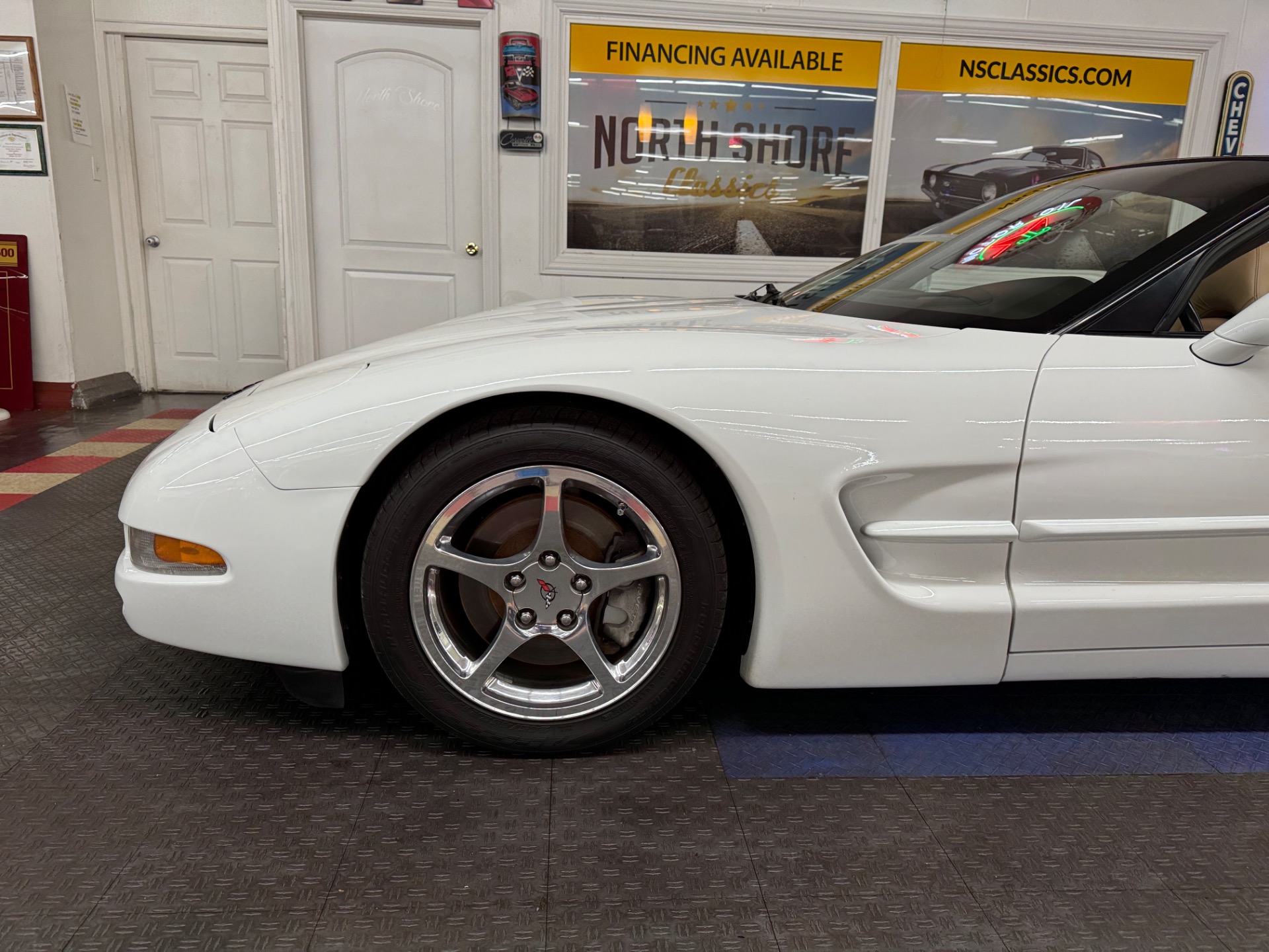 2004 Chevrolet Corvette 24