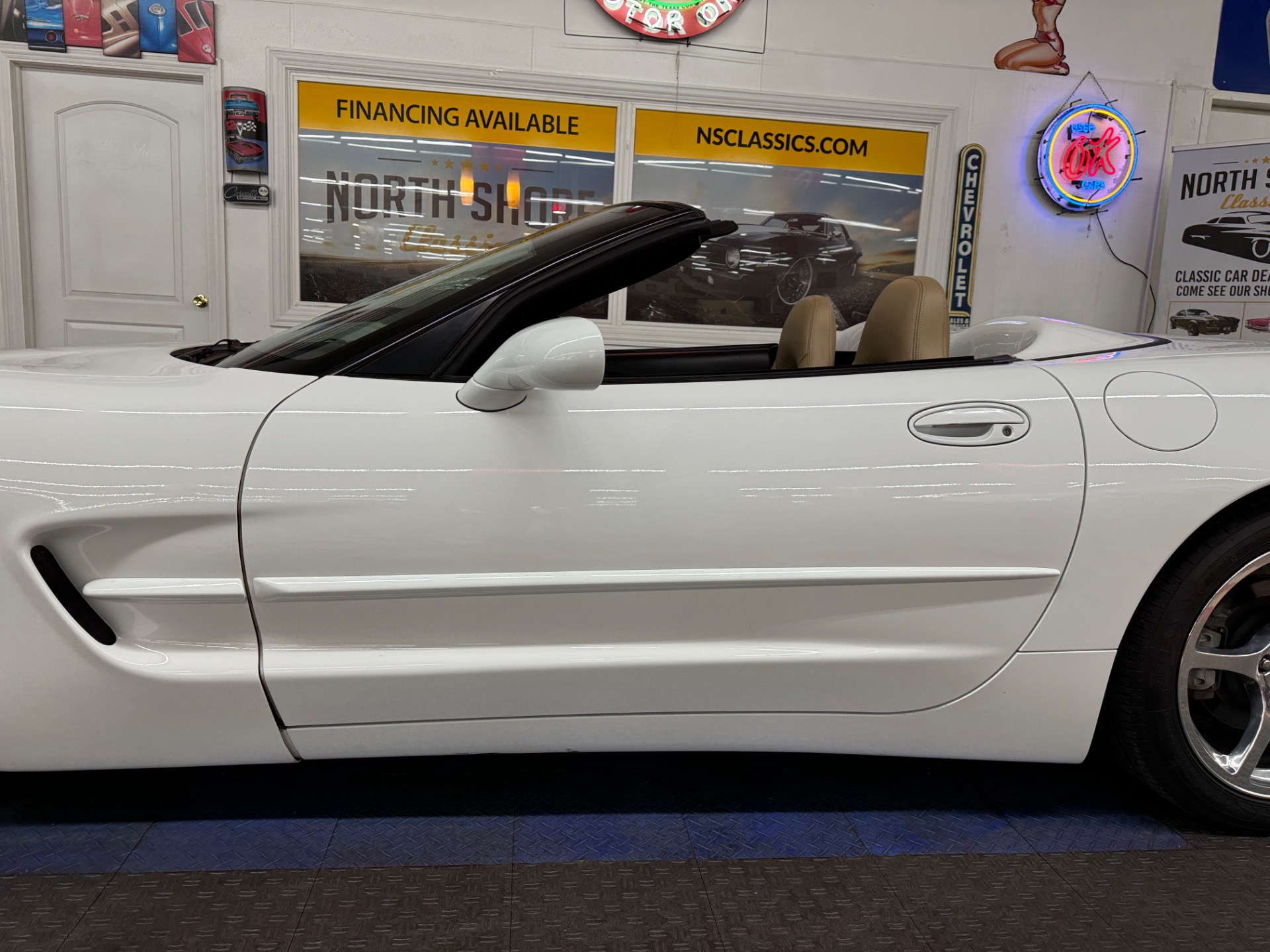 2004 Chevrolet Corvette 25